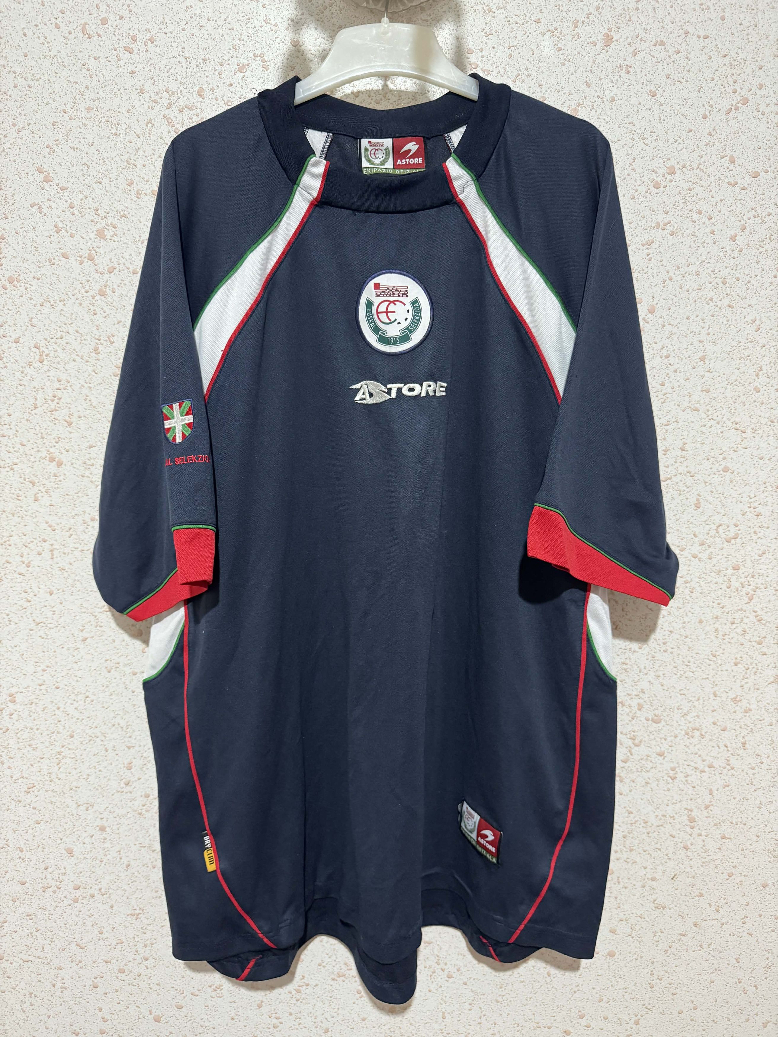 Vintage Euskadi Bascos 1998/00 Vintage Training shirt Astore Size US XL / EU 56 / 4 - 1 Thumbnail