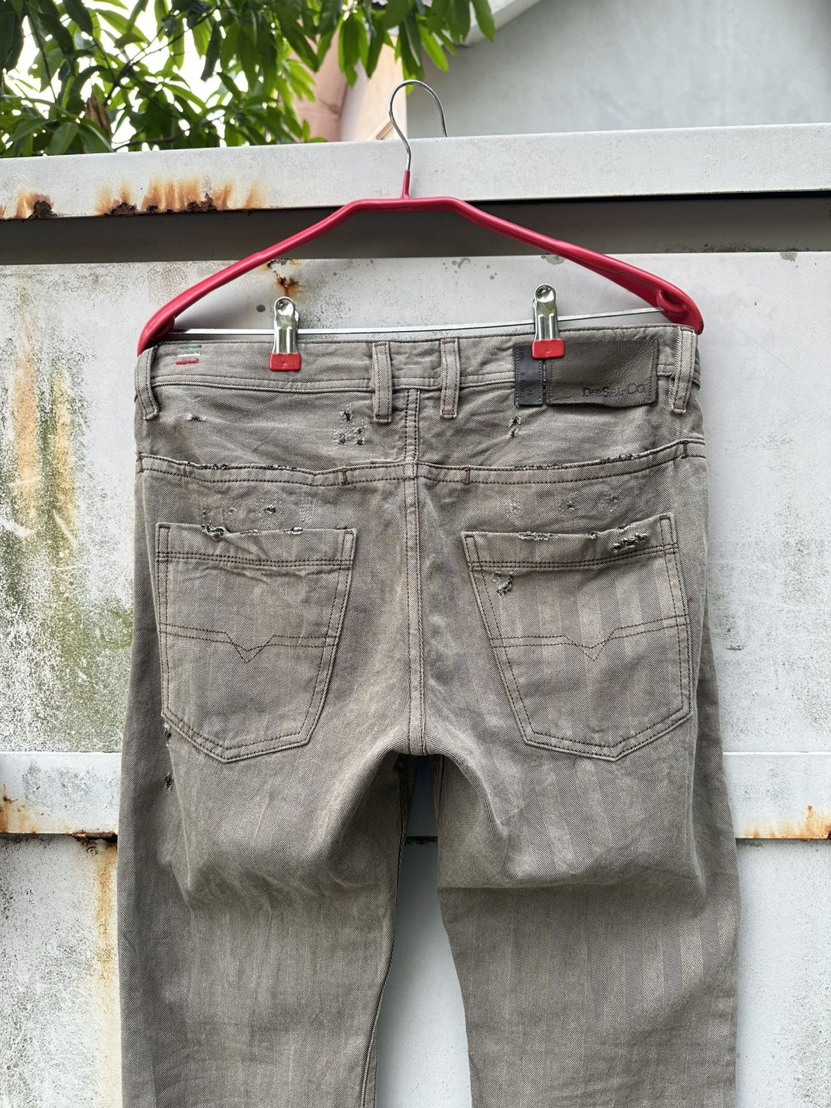 Diesel 👹Vintage Diesel Braddom Thrashed Regular Slim Jeans Size US 28 / EU 44 - 11 Thumbnail