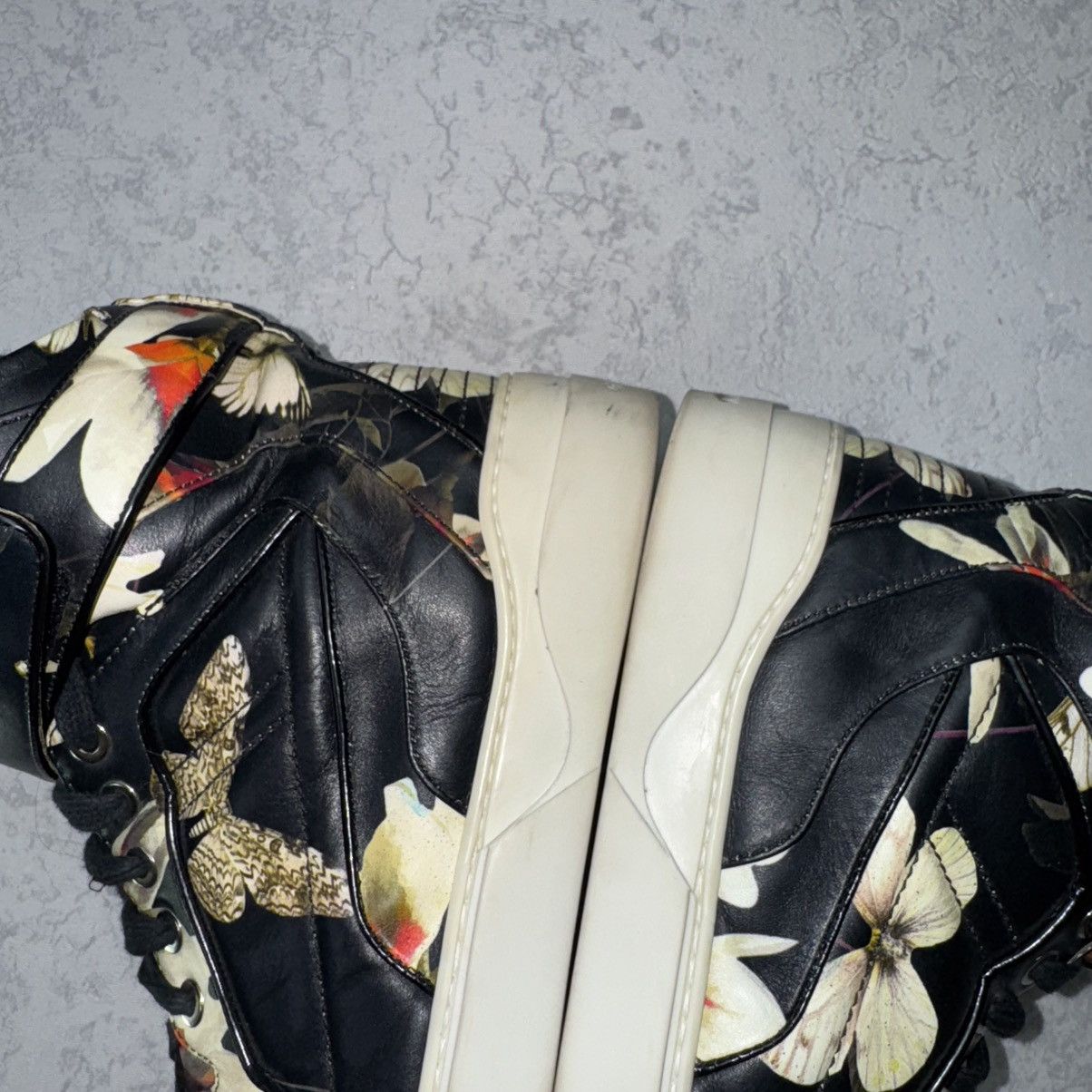 Givenchy Vintage F/W 2014 Givenchy Tyson High-Top Sneakers Butterfly Size US 7.5 / EU 40-41 - 12 Thumbnail
