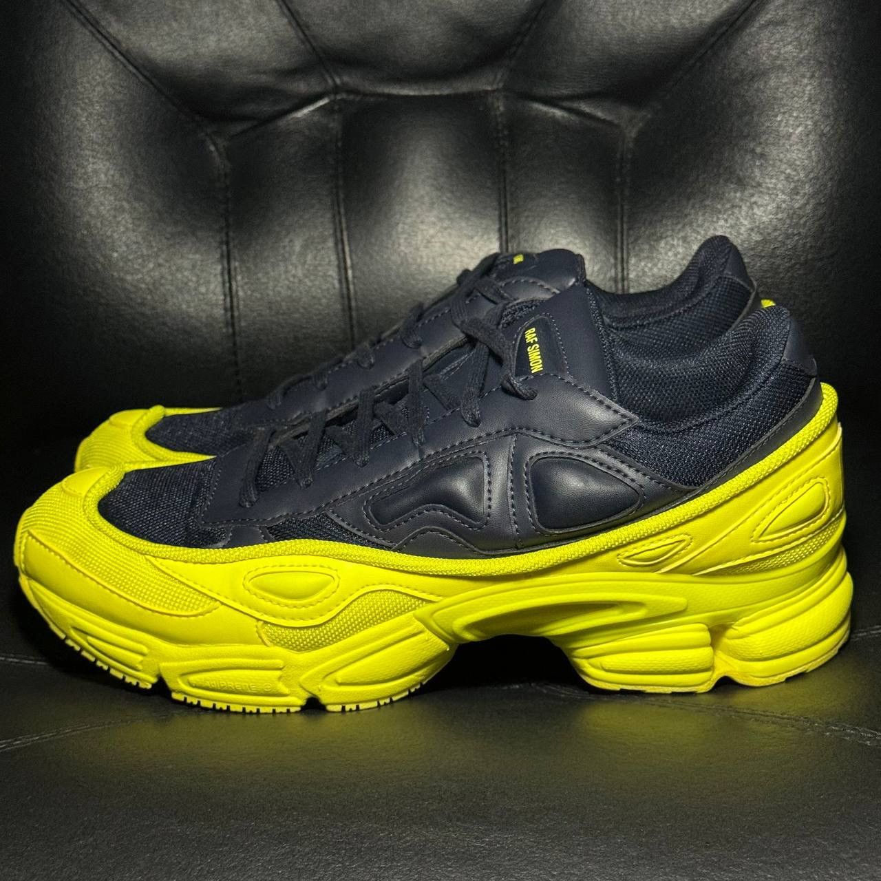Adidas × Raf Simons 10us Adidas Raf Simons Ozweego Yellow FW18 Size US 10 / EU 43 - 3 Thumbnail