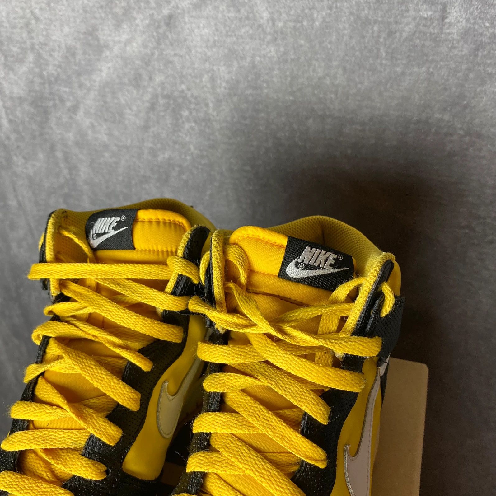 Nike Nike Dunk High White Varsity Maize yellow black Size US 7 / EU 40 - 6 Thumbnail