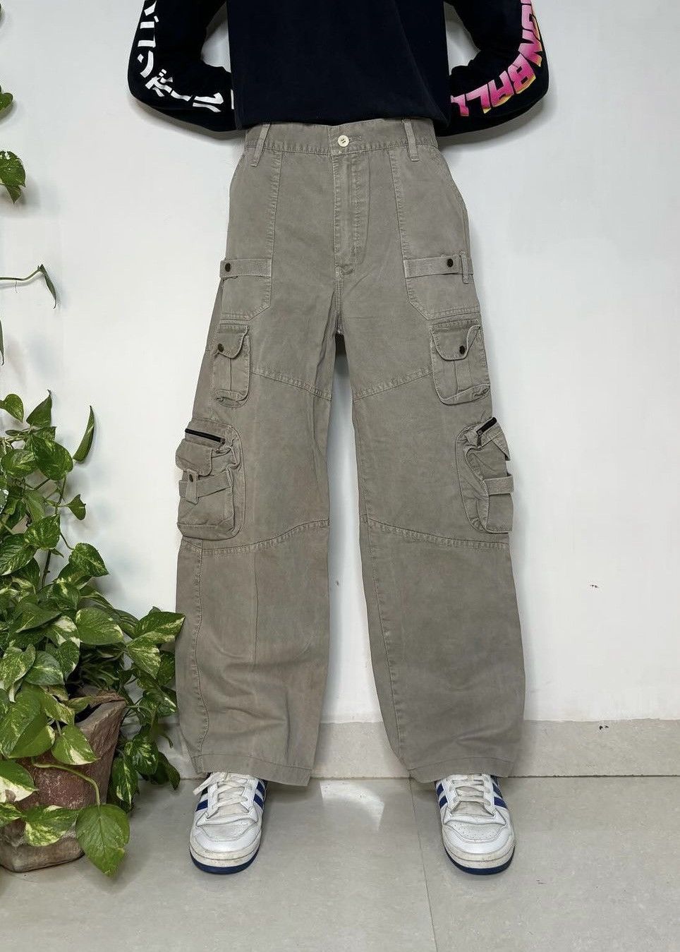 image of Junya Watanabe x Le Grande Bleu L G B Vintage Wide-Leg Multipocket Cargo Trousers in Beige (Size 33