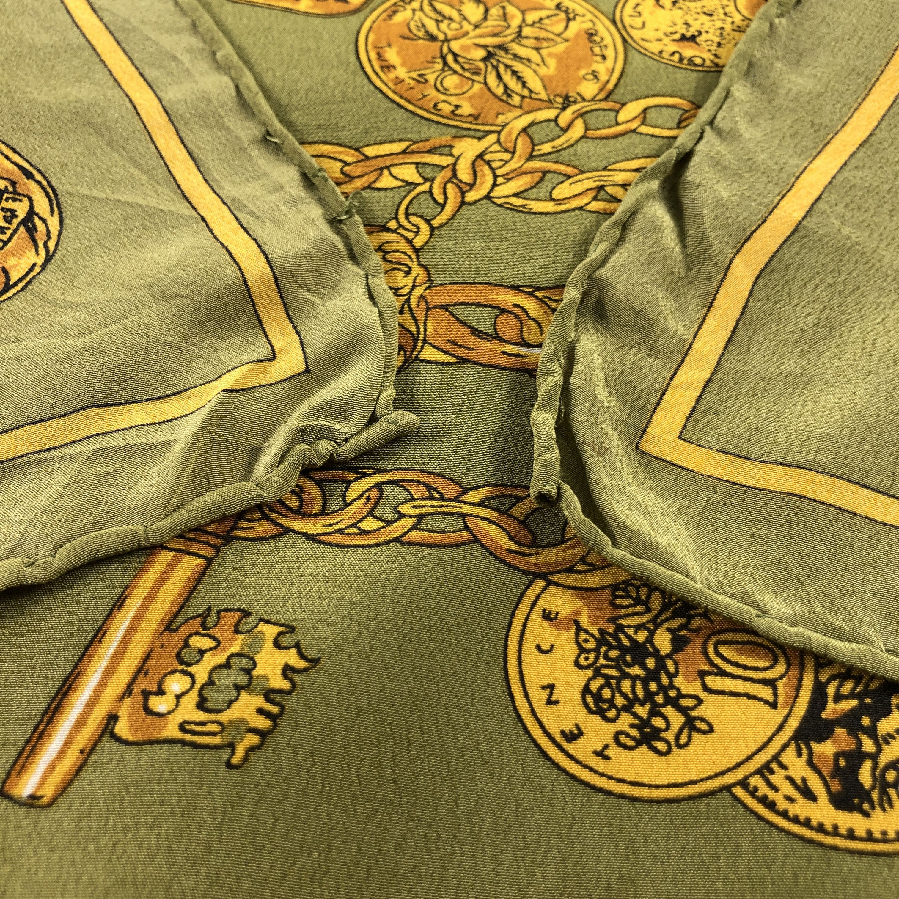 Pierre Balmain Vintage Pierre Balmain Gold Chains Silk Scarf M1200 Size ONE SIZE - 5 Thumbnail
