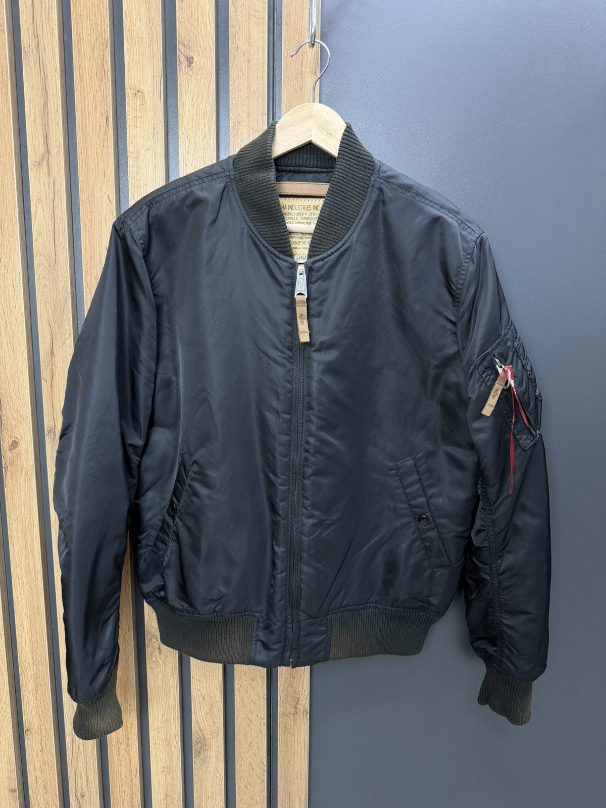 Alpha Industries Alpha Industries MA-1 Flight Bomber Jacket Black L Size US L / EU 52-54 / 3 - 1 Thumbnail