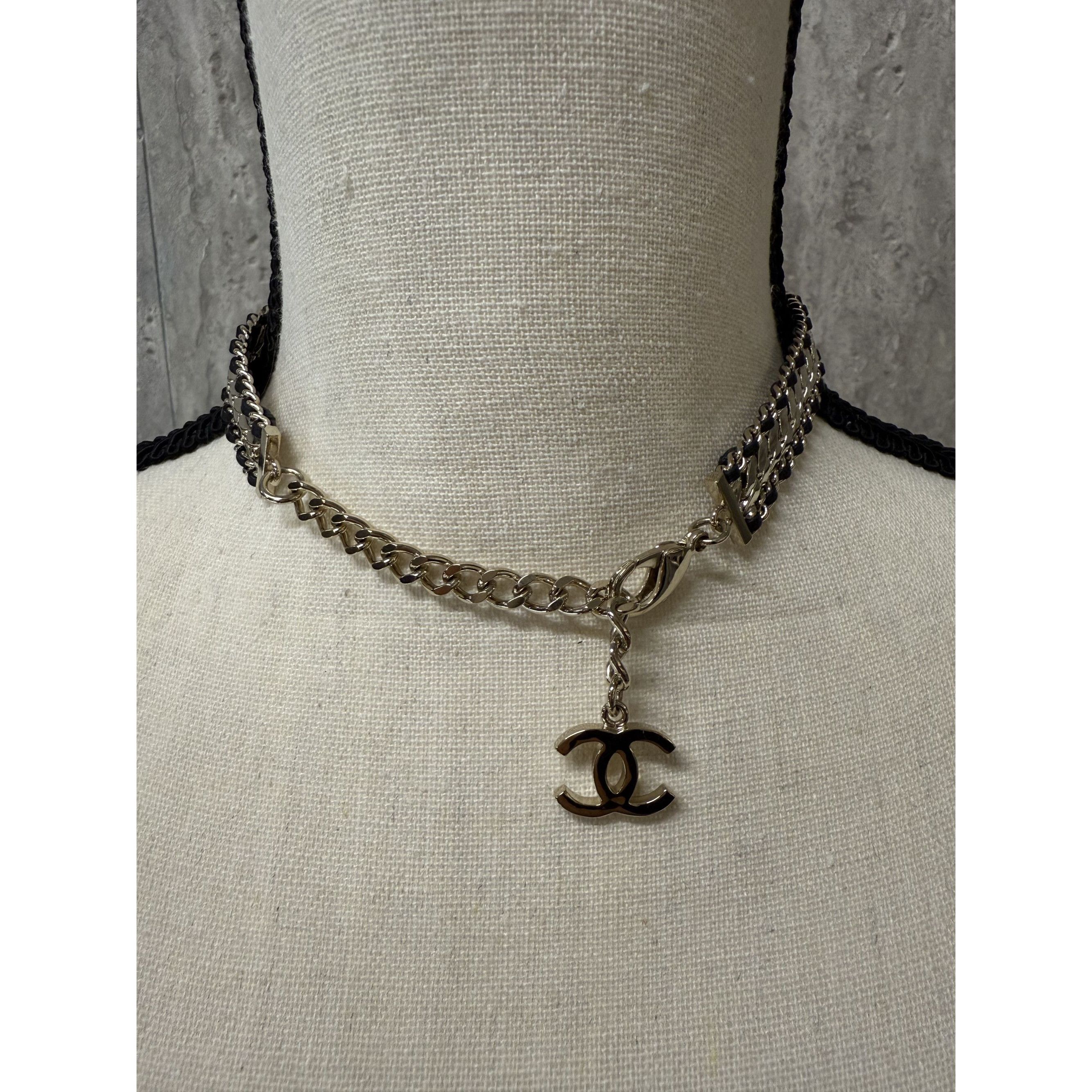 Chanel Chanel Gold & Black Chain Choker Necklace With CC Logo Penda Size ONE SIZE - 6 Thumbnail