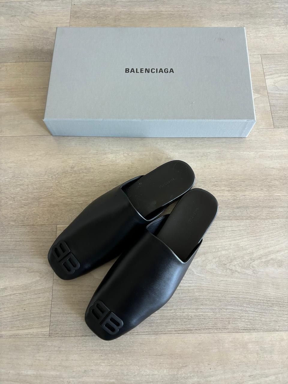 Balenciaga Leather BB Mules in black Size US 7 / EU 40 - 4 Thumbnail