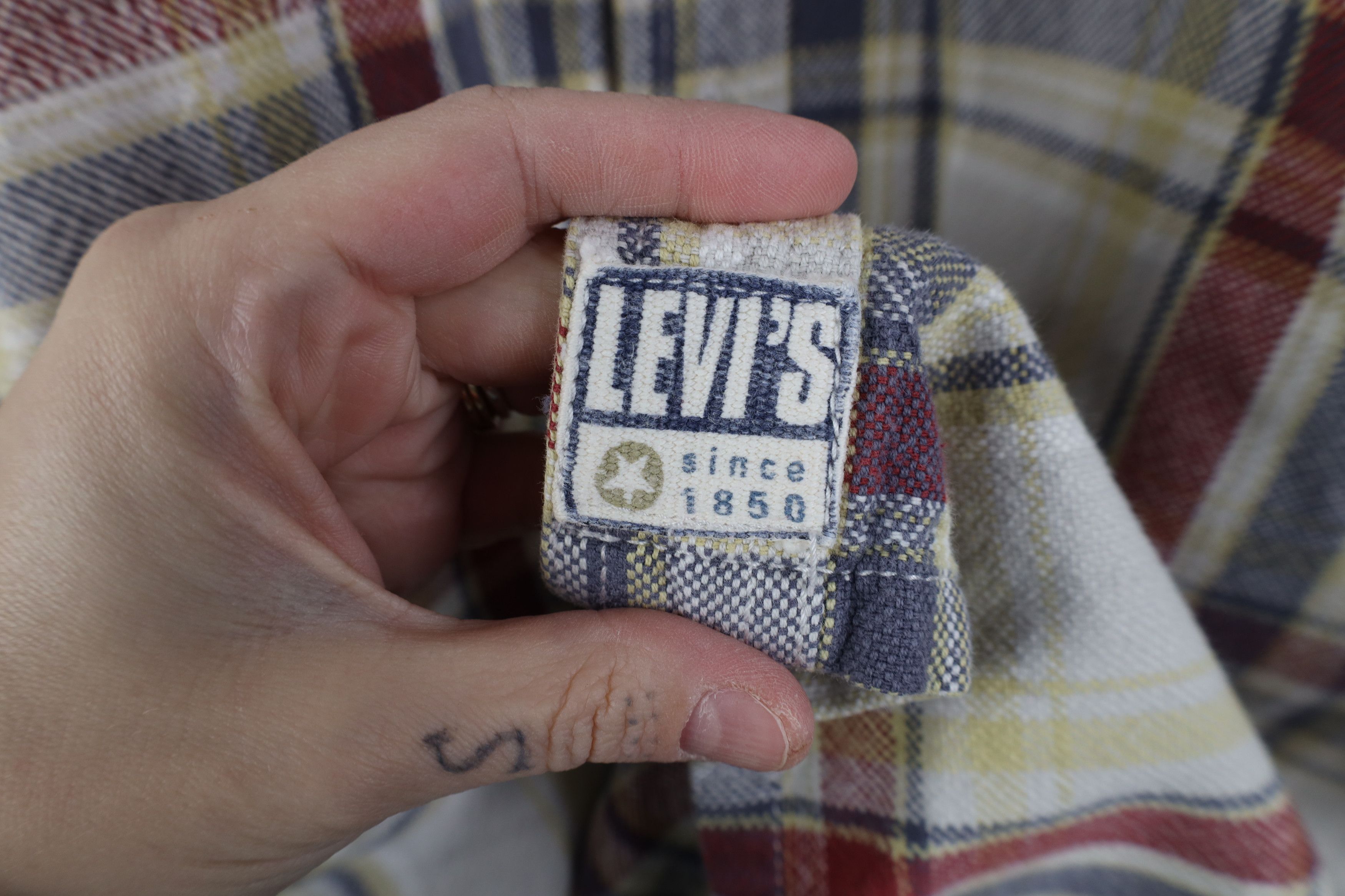 Levi's Vintage 90s Levis Knit Burlap Collared Button Shirt Plaid Size US M / EU 48-50 / 2 - 4 Thumbnail