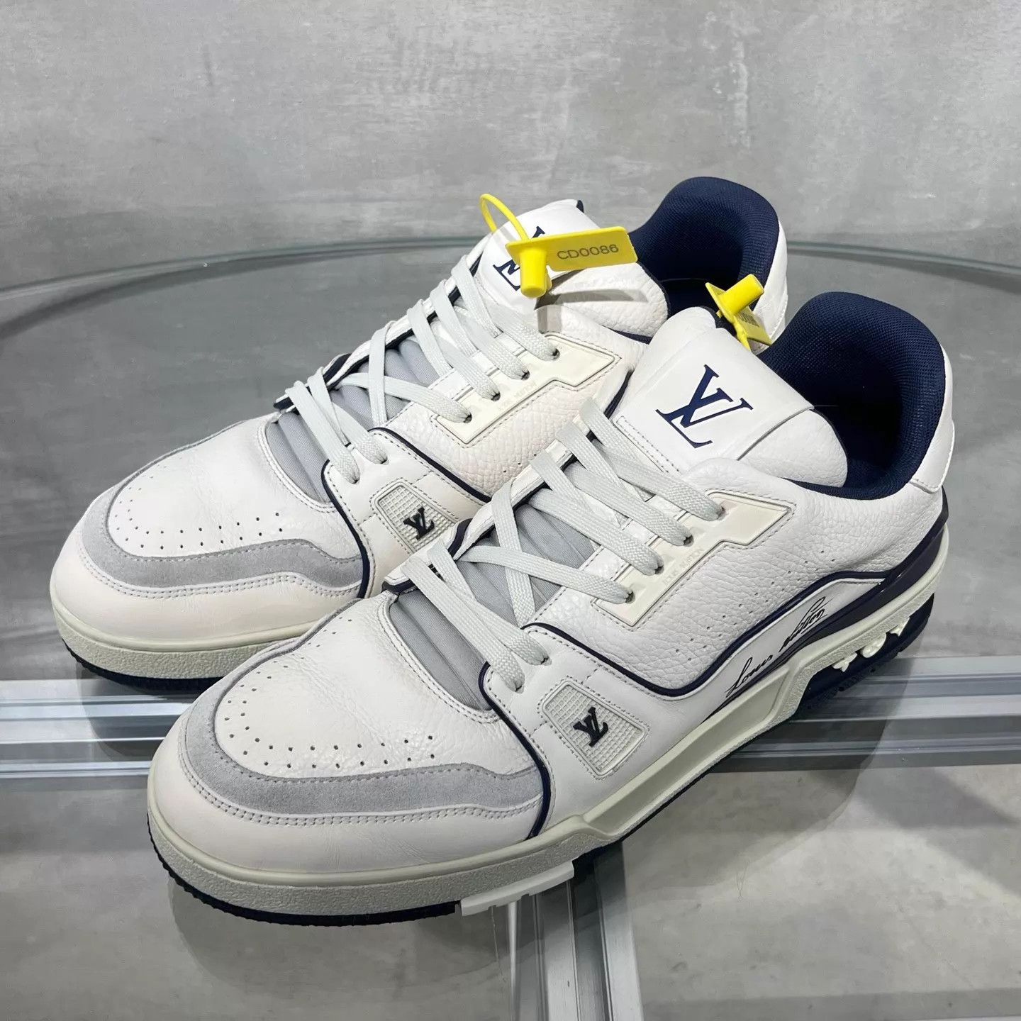 Louis Vuitton Lv Trainer White Blue Cement UK8 / 42 Size US 9 / EU 42 - 2 Thumbnail
