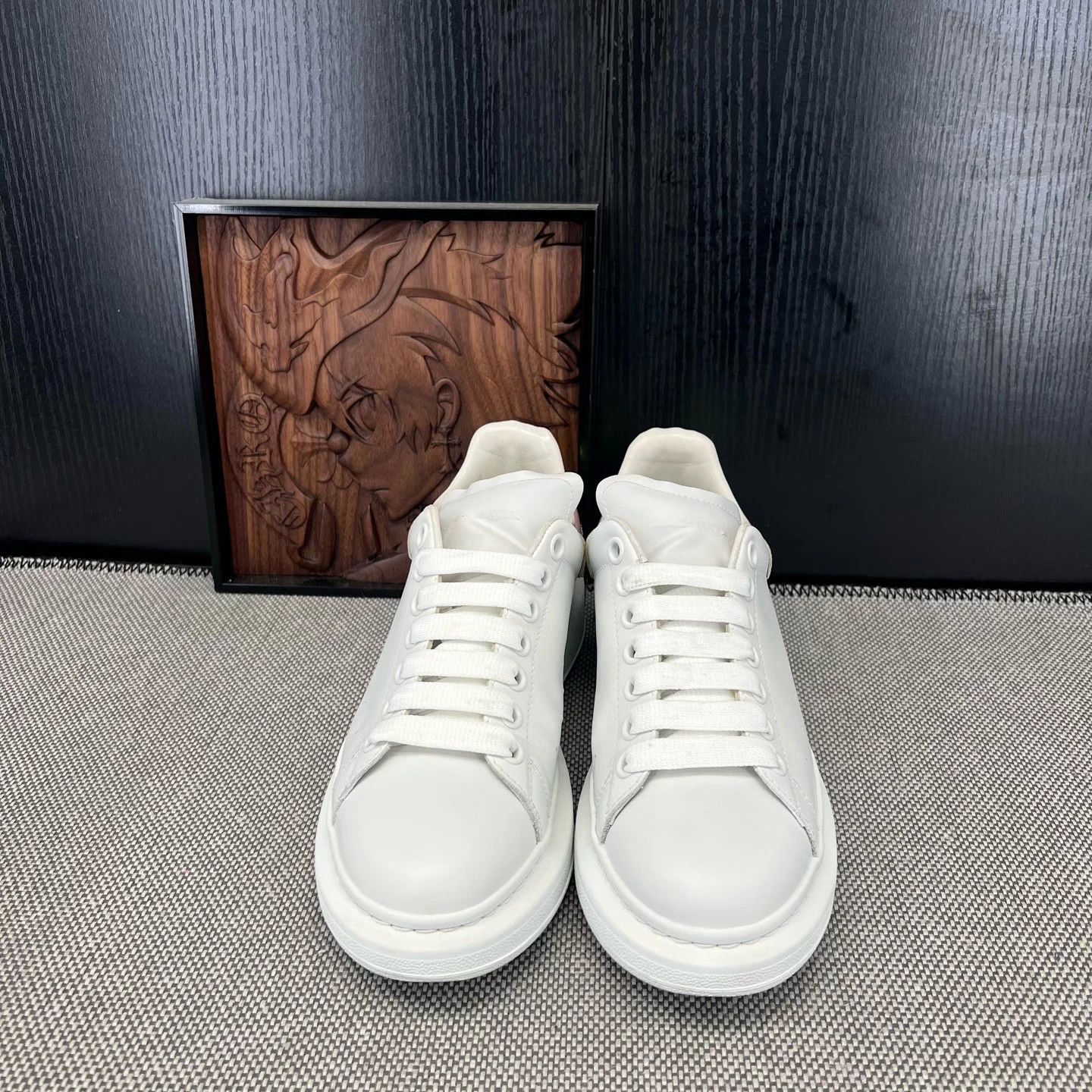 Alexander McQueen McQueen White Iridescent Tail Size US 9 / IT 39 - 4 Thumbnail