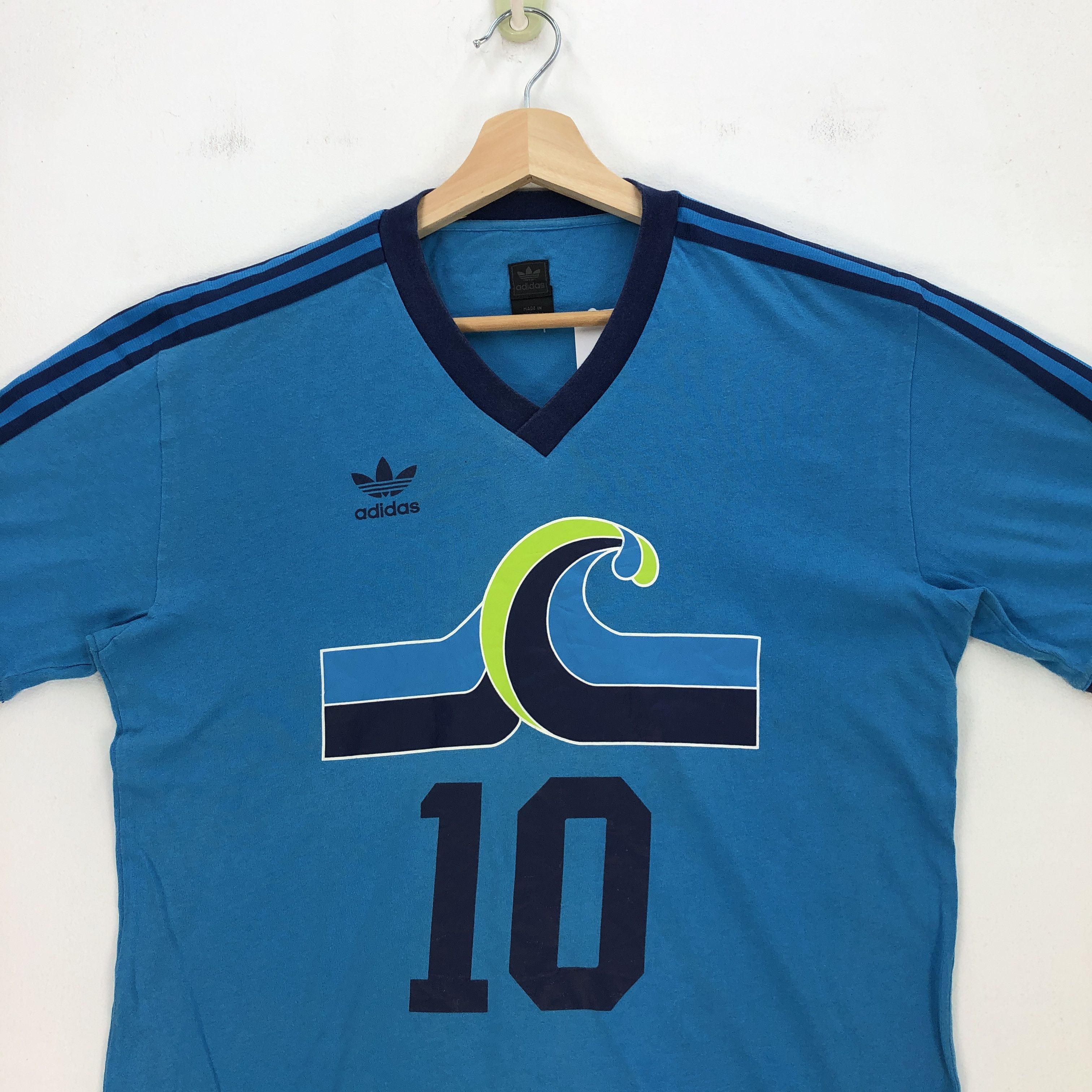 Adidas Vintage Y2K Adidas T Shirt Adidas 10 Beach Sportswear Tees Size US S / EU 44-46 / 1 - 2 Thumbnail