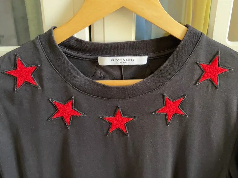 Givenchy Givenchy Men's Red Five-pointed Star T-shirt Size US M / EU 48-50 / 2 - 2 Thumbnail