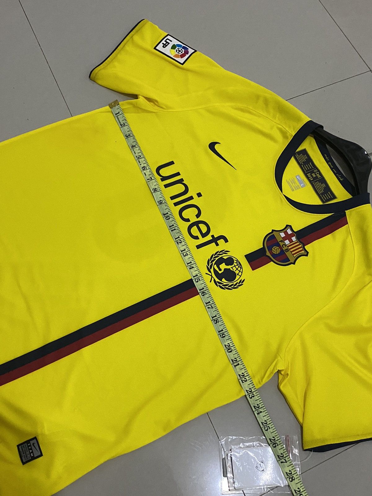 Nike BNWT Messi Barcelona 2008-09 Away Kit Soccer Jersey Size US L / EU 52-54 / 3 - 20 Thumbnail