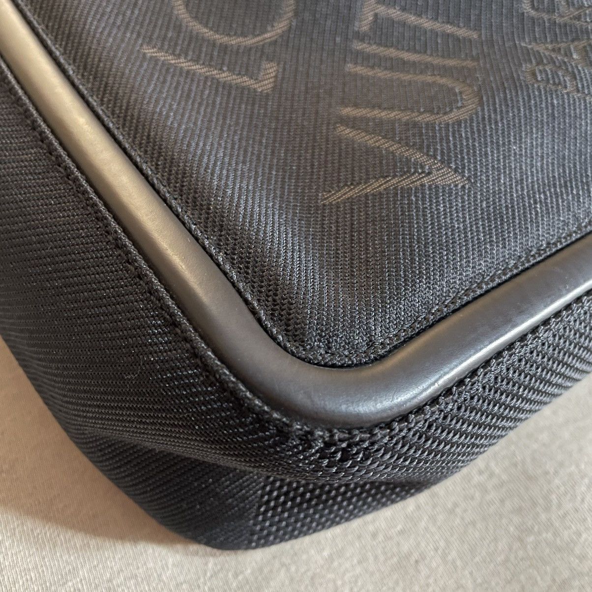 Louis Vuitton Louis Vuitton Damier Geant Citadin Black Vintage 2009 Size ONE SIZE - 4 Thumbnail