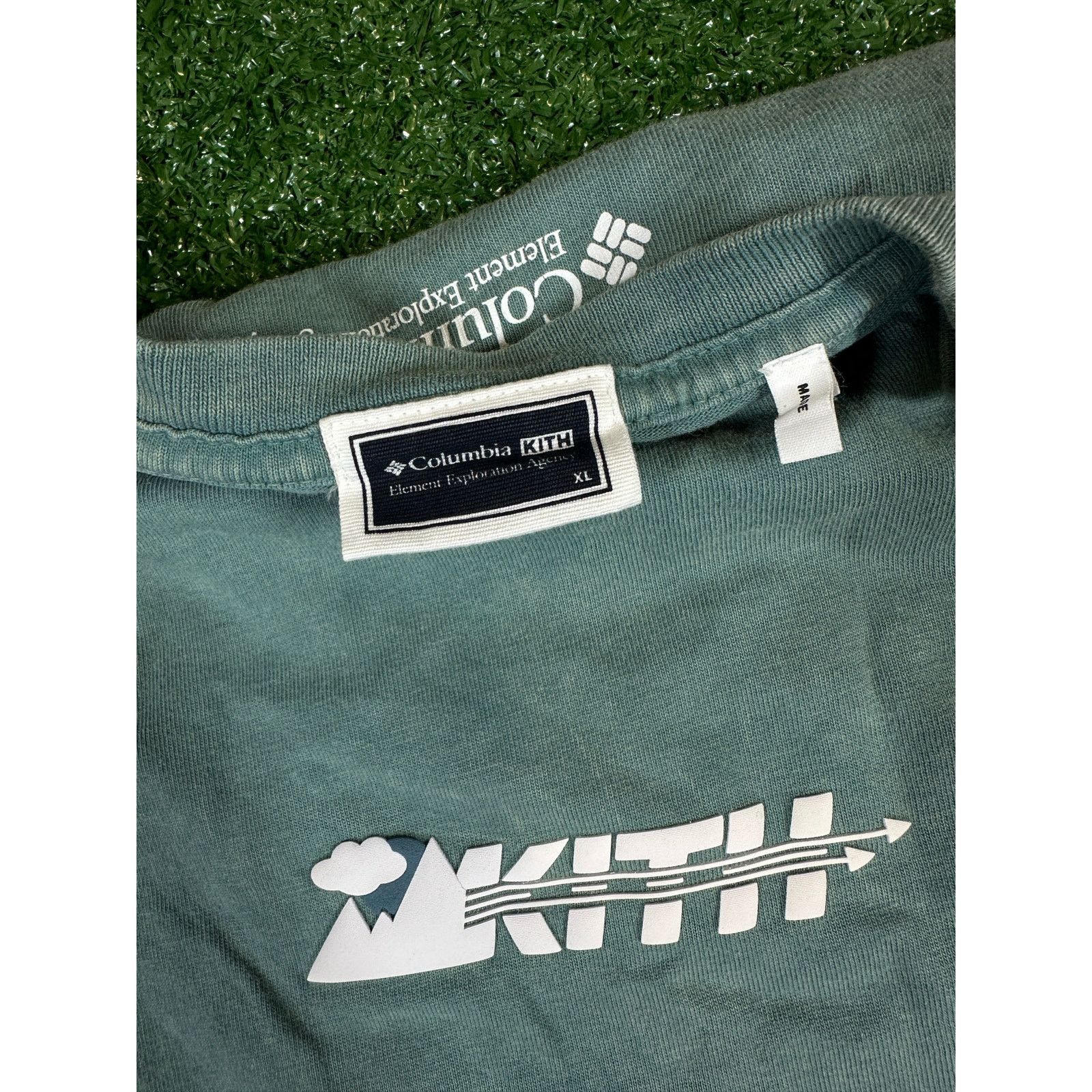 Kith Kith X Columbia Eea Rain Mountain T-Shirt (USED) - Size XL Size US XL / EU 56 / 4 - 4 Thumbnail
