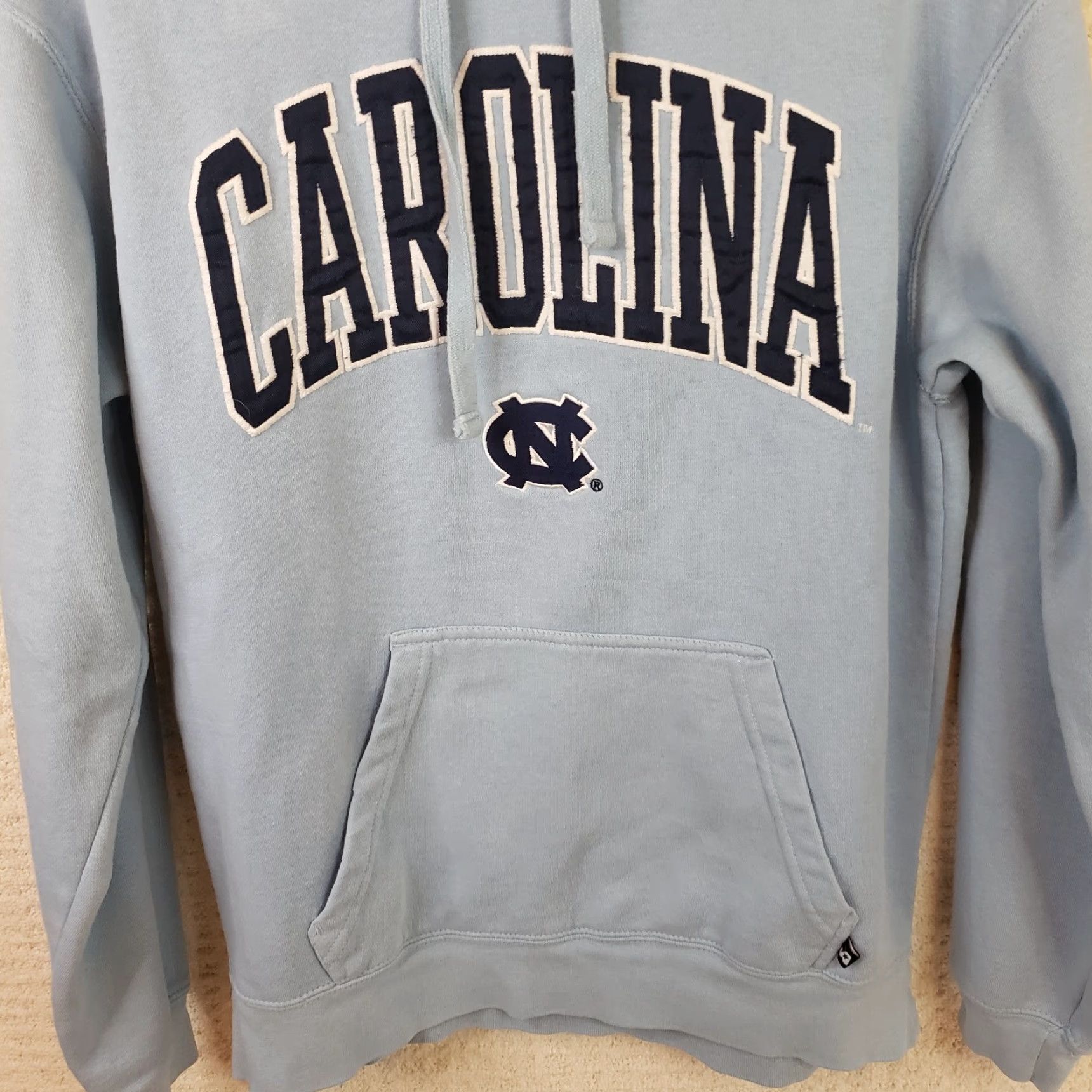 Vintage J. America Men's M Pullover Hoodie Blue Long Sleeve Cotton NC Tar Heels Embroidered Logo College Sports Basketball Size US M / EU 48-50 / 2 - 3 Thumbnail