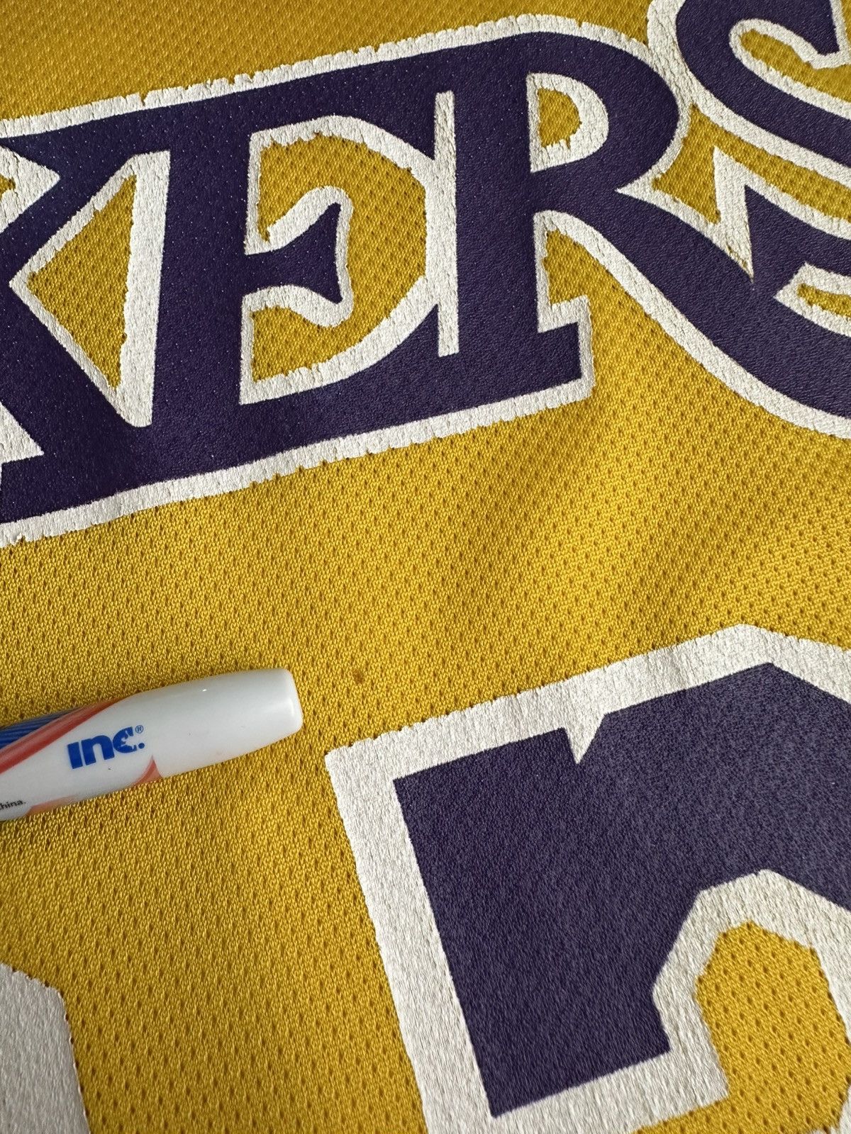 Champion × NBA × Vintage 90s Lakers Wilt Chamberlain Gold NBA Logo Champion Jersey Size US XL / EU 56 / 4 - 19 Thumbnail