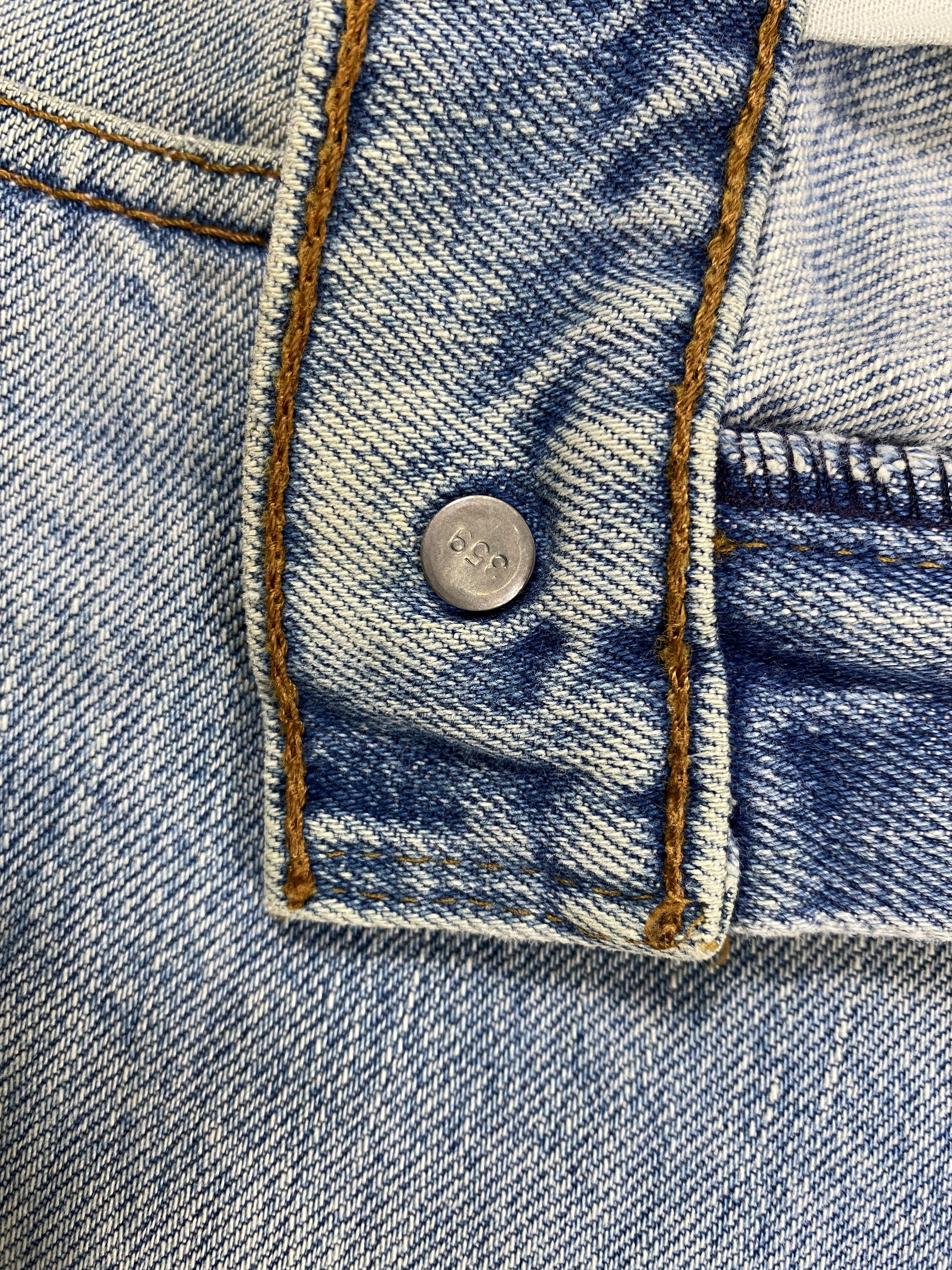 Vintage Light Blue Wash Vintage Levi's Jeans 33x29 Denim -JN2163 Size US 33 - 6 Thumbnail