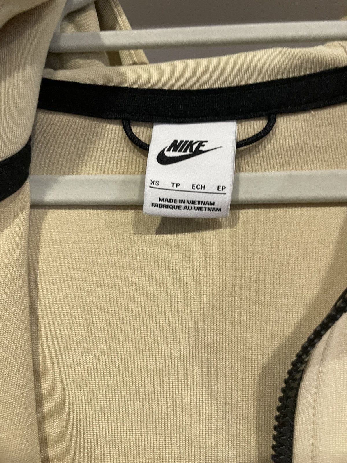 Nike 🔥SWAE LEE’S PERSONAL NIKE TECH FLEECE YELLOW Size US S / EU 44-46 / 1 - 11 Thumbnail