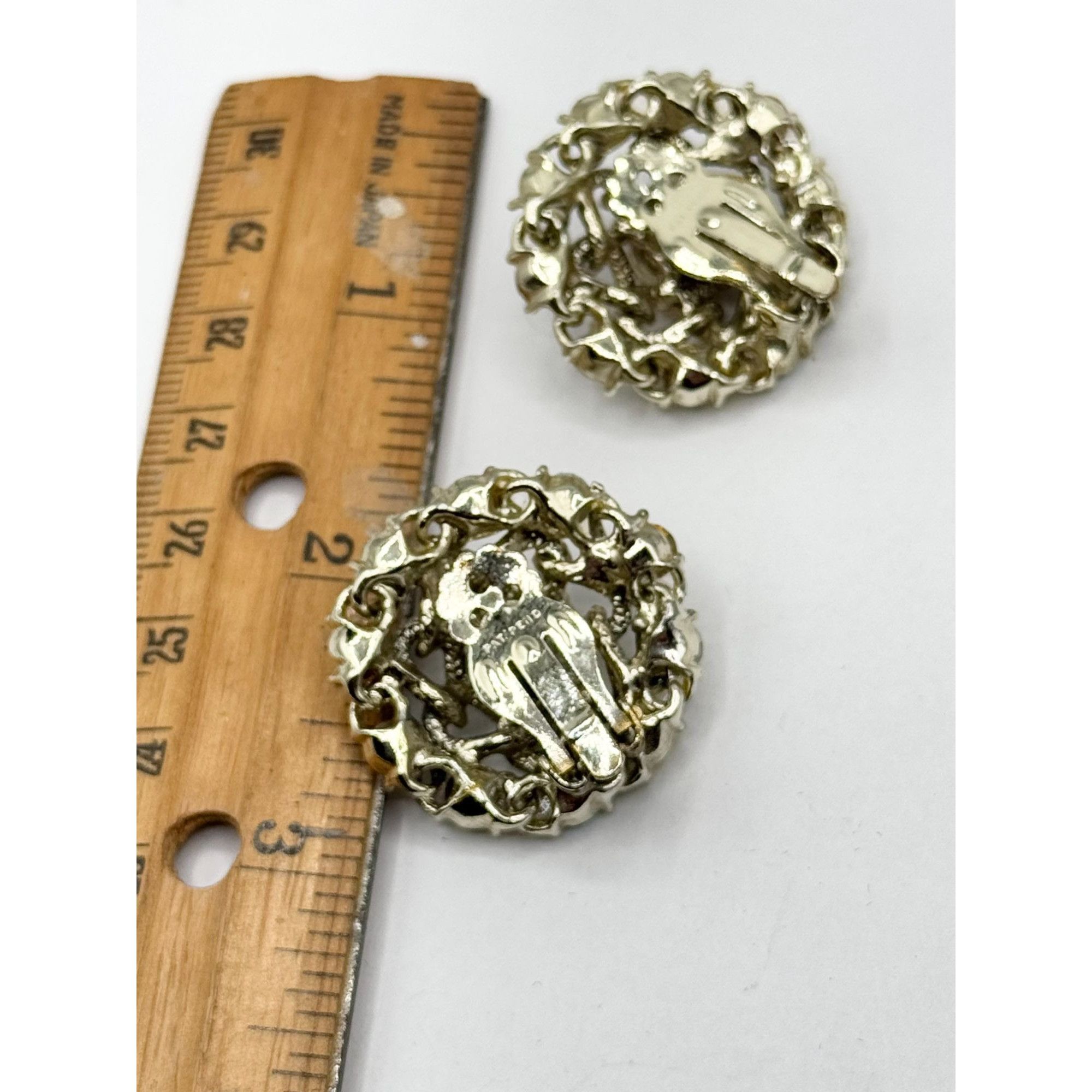 Vintage Vintage gold tone ab rhinestone clip on earrings Size ONE SIZE - 4 Thumbnail
