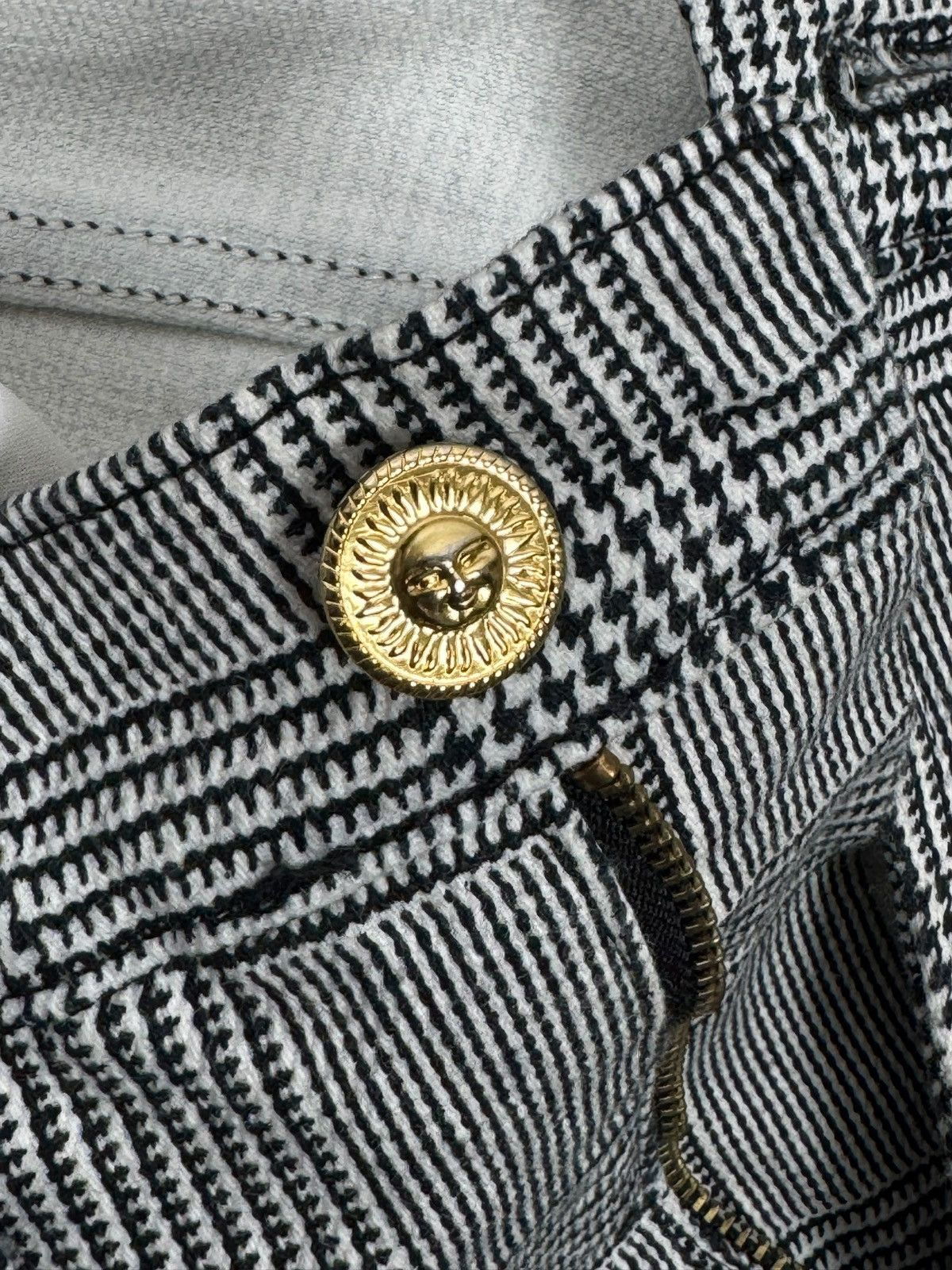 Versace Jeans Couture × Vintage Versace Jeans Couture Vintage Check Pants 1990s size 32 Size 32" / US 10 / IT 46 - 12 Thumbnail