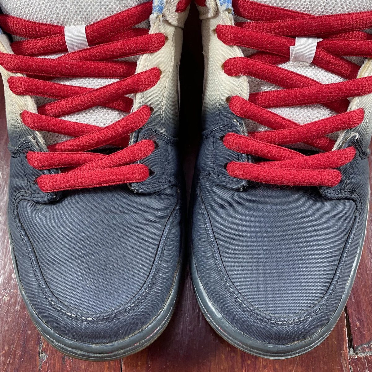 Nike SB Dunk Low Dorothy 2014 Size US 8.5 / EU 41-42 - 4 Thumbnail