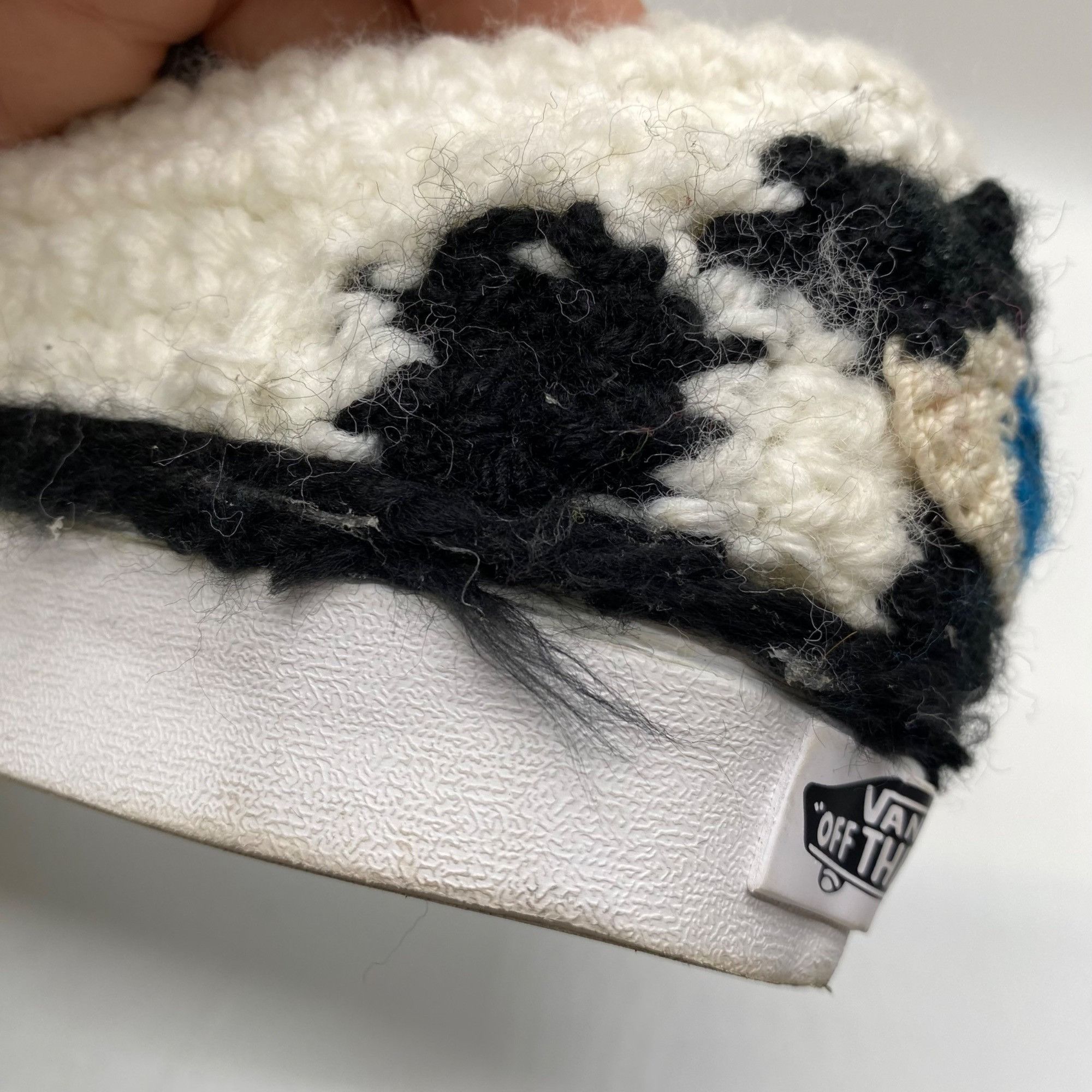 Vans VANS X Custom Culture 2019 Checkered Eye Crochet Design Unis Size US 9 / EU 42 - 13 Thumbnail