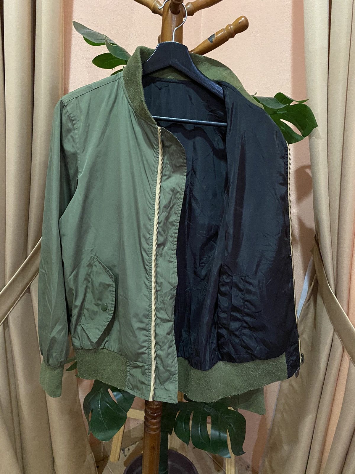 Japanese Brand Classic Green Bomber Jacket by TEMPTATION - Modern Style Size US M / EU 48-50 / 2 - 7 Thumbnail