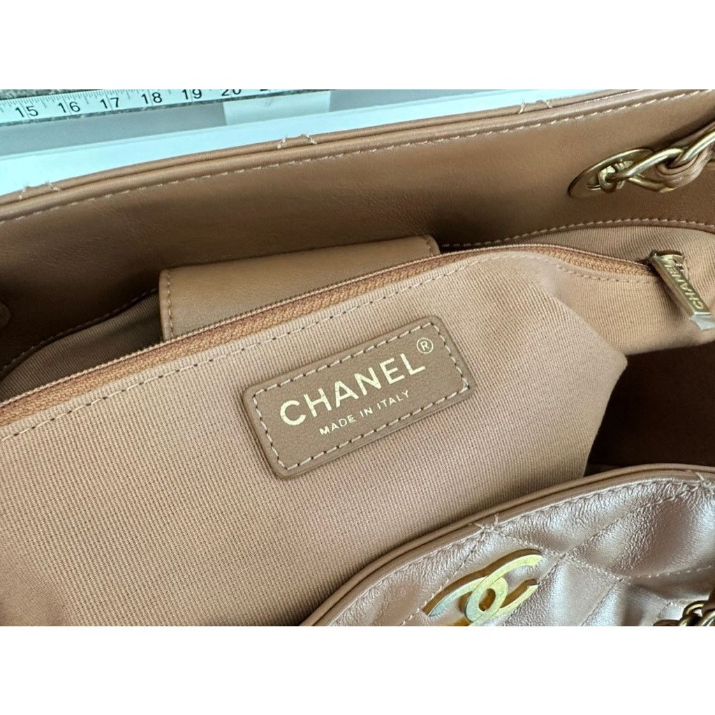 Chanel Chanel CC Chain Tote Quilted Leather Tan Brown Handle Purse Size ONE SIZE - 6 Thumbnail