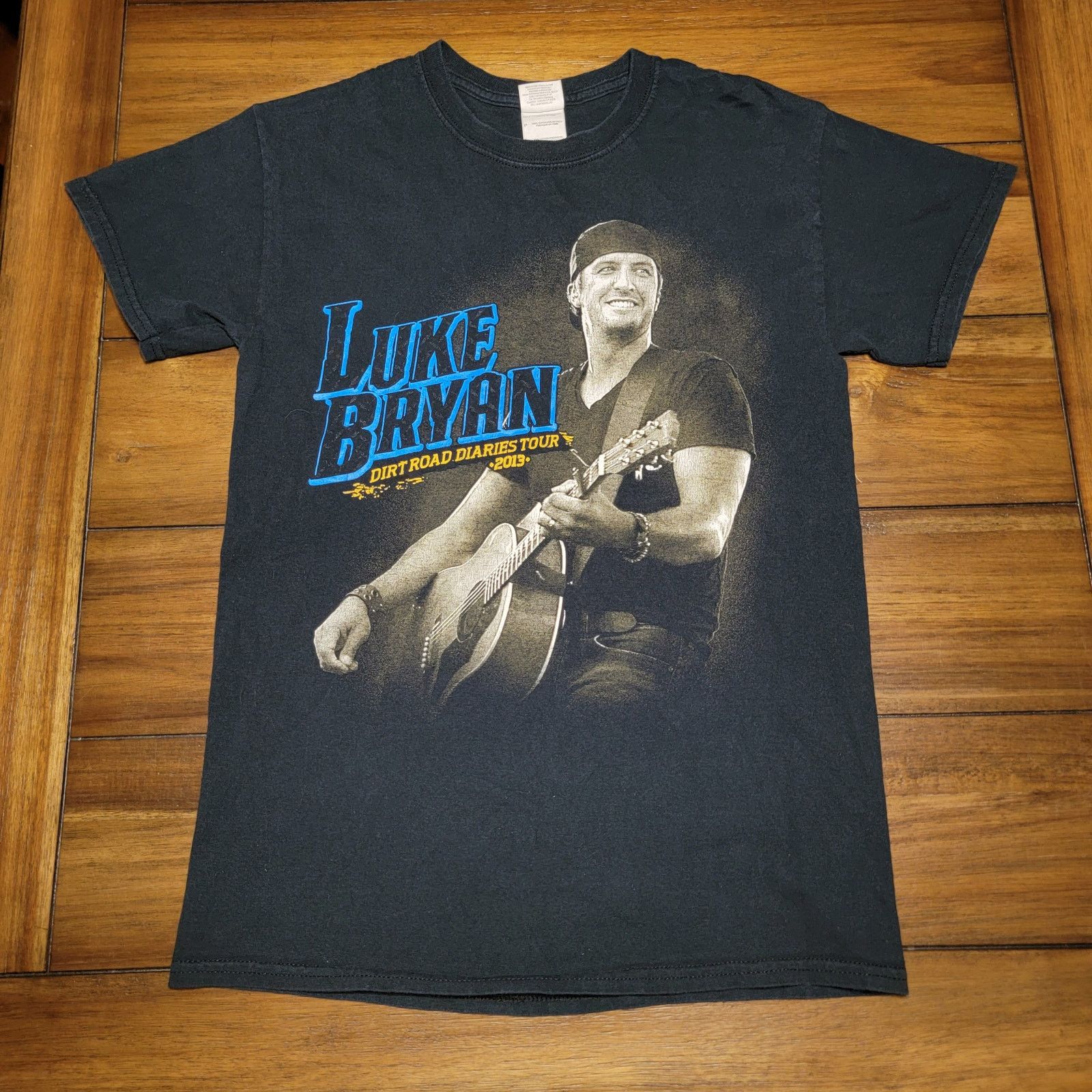 Gildan Gildan Tee "Luke Bryan Dirt Road Diaries Tour 2013" - Small Size S / US 4 / IT 40 - 1 Thumbnail