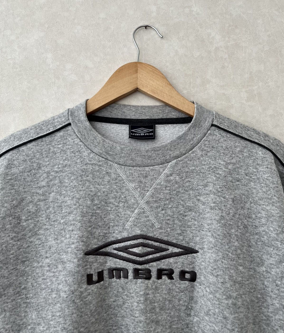 Umbro Vintage Umbro Big Logo Sweatshirt 00s Size US M / EU 48-50 / 2 - 2 Thumbnail