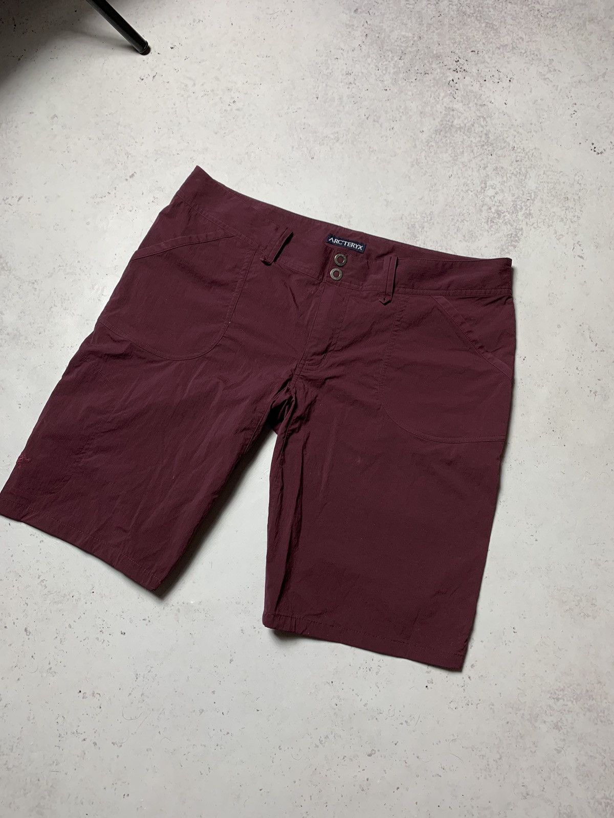 Arc'teryx × Vintage Vintage Arc'teryx Bordeaux Nylon Metal Cargo Shorts 34 Y2K Size 34" / US 12 / IT 48 - 10 Thumbnail