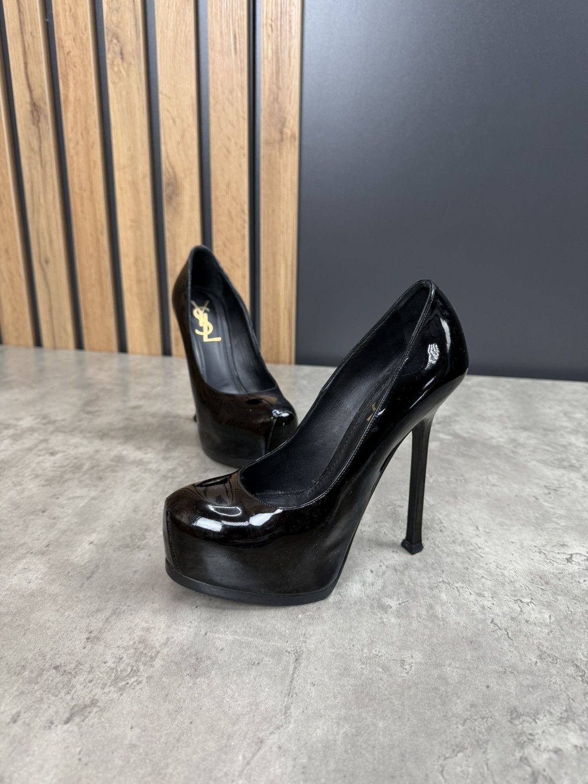 Yves Saint Laurent Yves Saint Laurent Black Patent Platform Heels Size 36 Size US 6 / IT 36 - 13 Thumbnail
