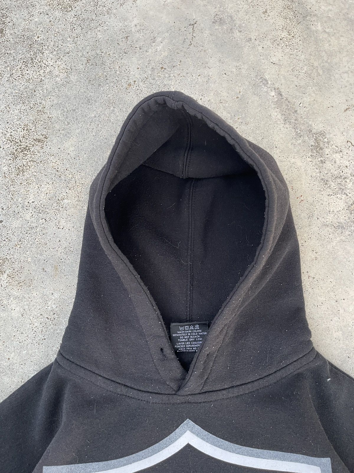 NFL × Vintage Vintage Faded Black Raiders Big Print Pullover Hoodie Size US L / EU 52-54 / 3 - 8 Thumbnail