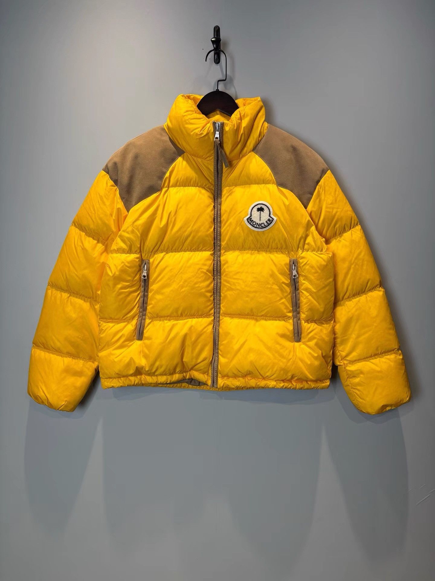 Moncler MONCLER × PALM ANGELS 21FW Colorblock Padded Jacket K36 Size US M / EU 48-50 / 2 - 1 Thumbnail