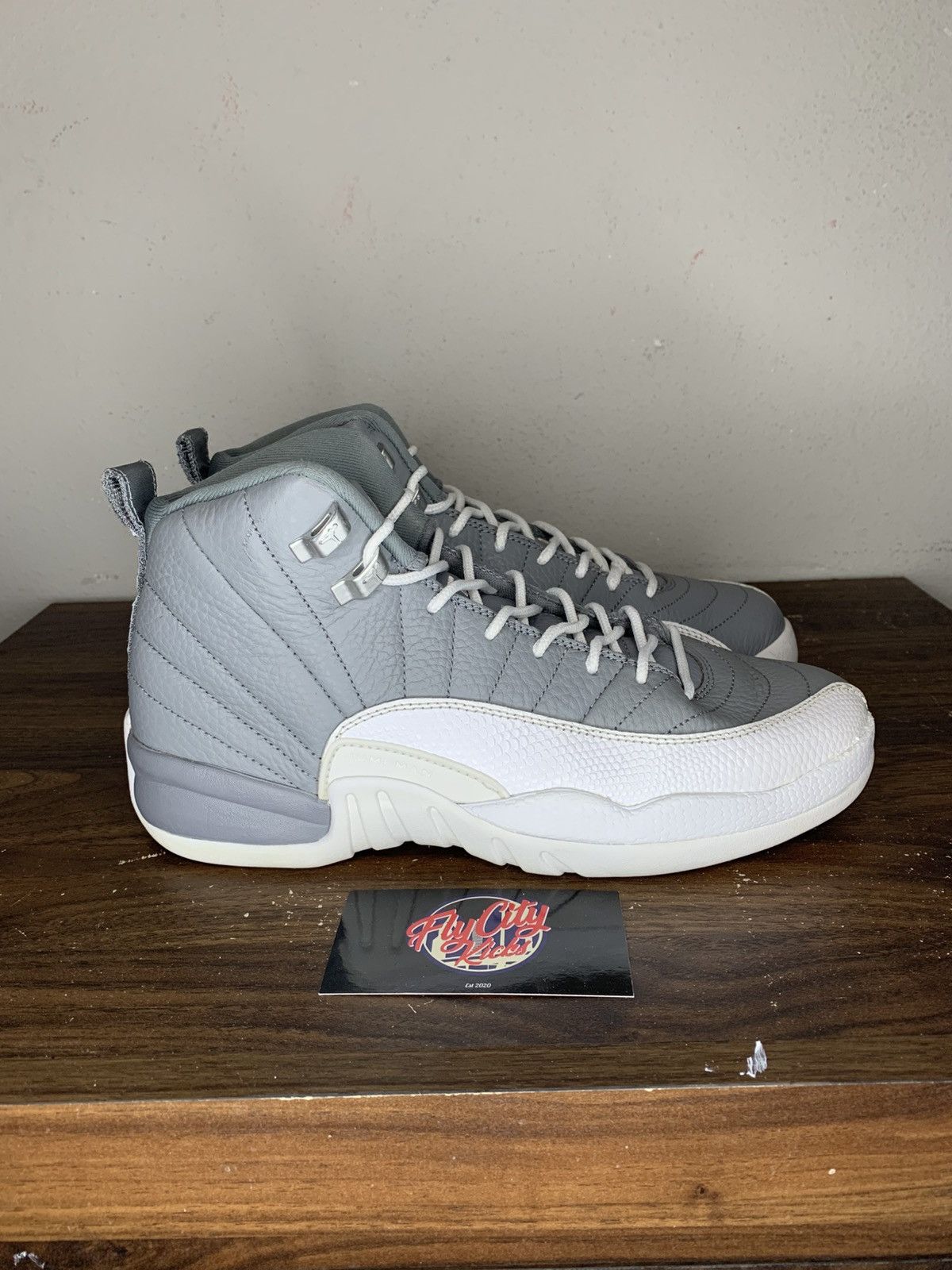 Jordan Brand Air Jordan 12 Stealth Grade School Size US 7 / EU 40 - 3 Thumbnail