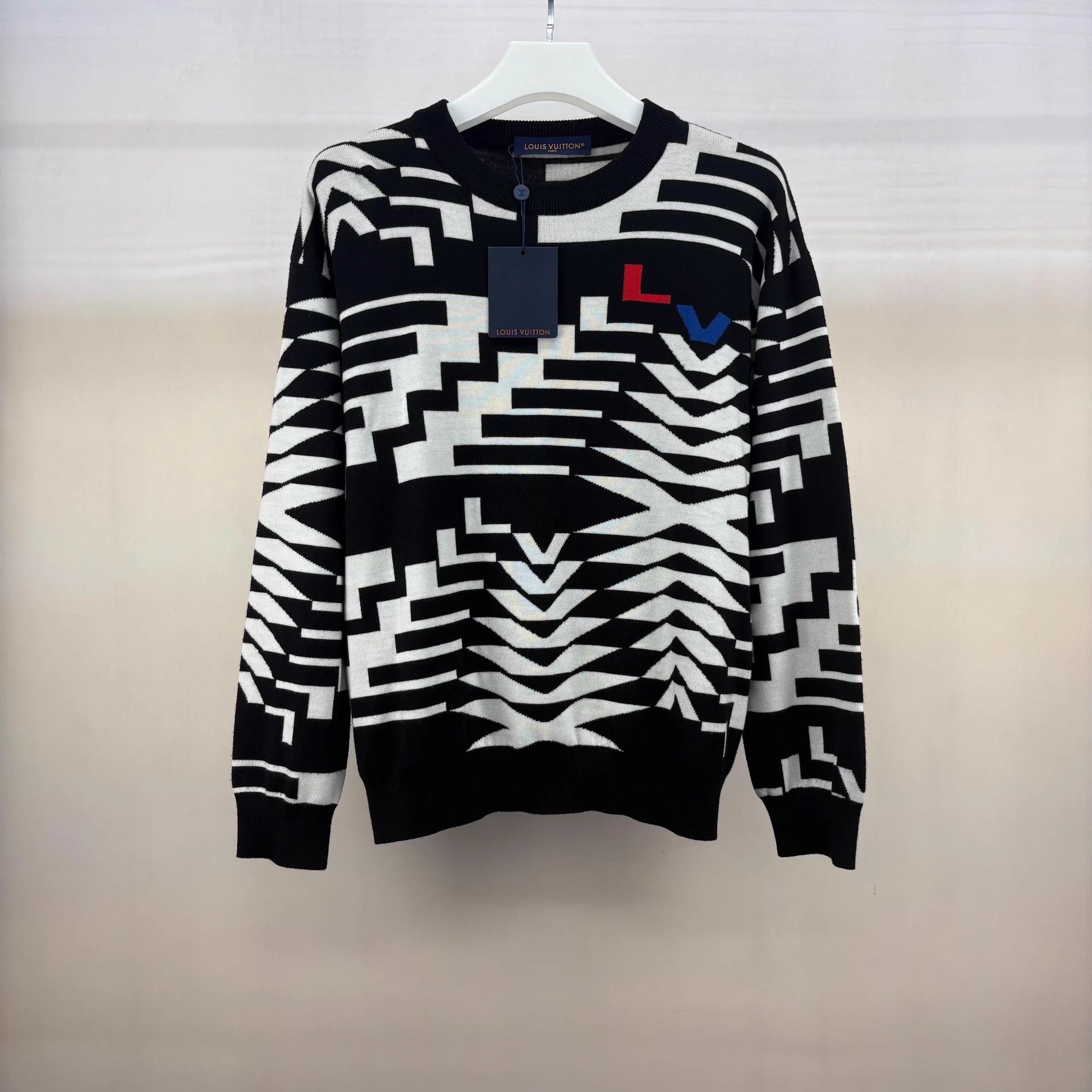 Louis Vuitton lv black white jacquard logo wool sweater M NWT ITALY Size US M / EU 48-50 / 2 - 1 Thumbnail