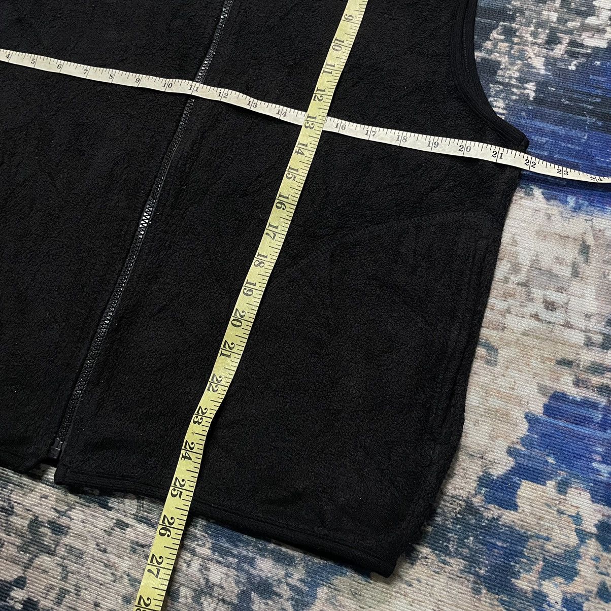 Uniqlo Vintage Uniqlo Fleece Black Vest Zipper Size US M / EU 48-50 / 2 - 6 Thumbnail