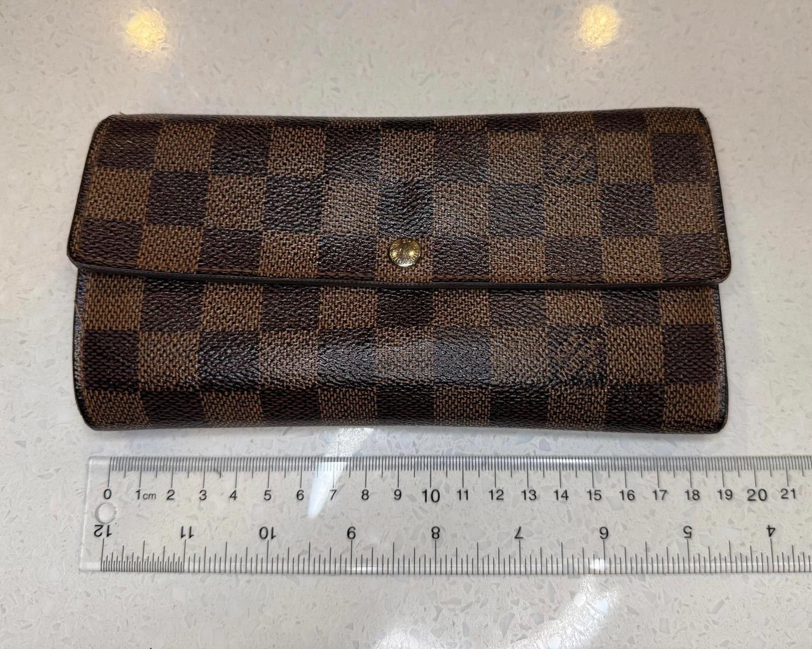 Louis Vuitton Louis Vuitton Damier Ebene Sarah Wallet – Timeless Elegance Size ONE SIZE - 10 Thumbnail