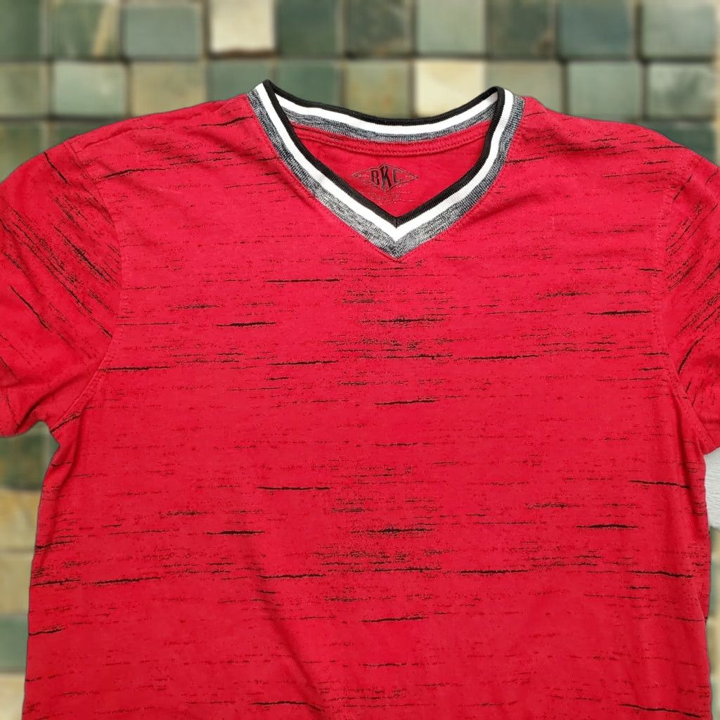 Vintage BKC Shirt Womens Medium Red V-Neck Short Sleeve Cotton Blend Casual TEE Size M / US 6-8 / IT 42-44 - 1 Thumbnail