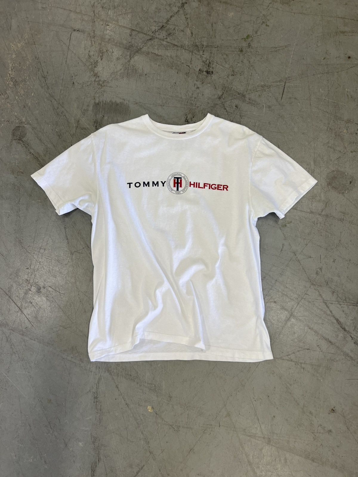 Tommy Hilfiger Y2K Tommy Hilfiger Short Sleeve Tee Size US S / EU 44-46 / 1 - 1 Thumbnail