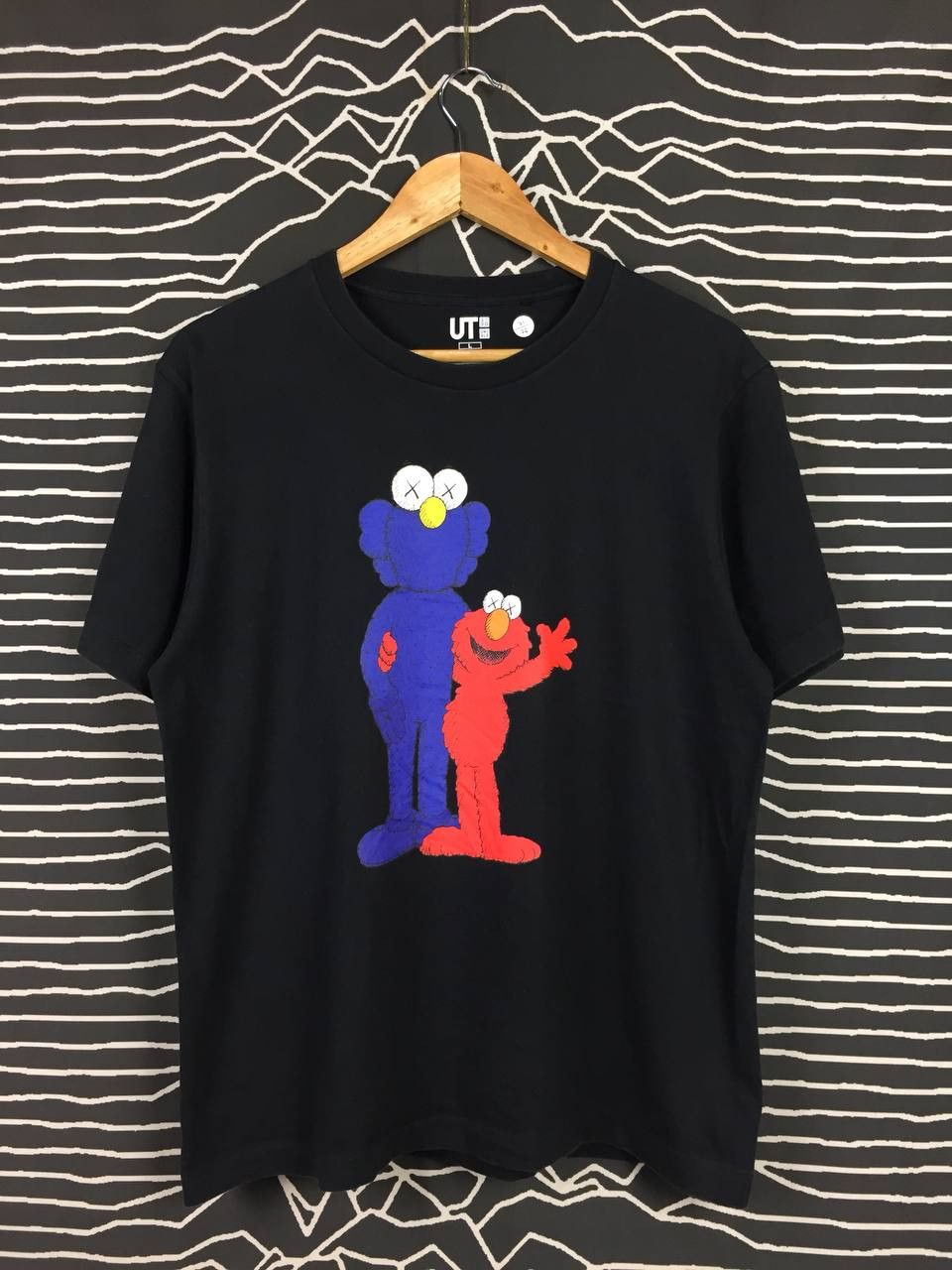 Japanese Brand × Kaws × Uniqlo Uniqlo X Kaws X Sesame Street Bff Elmo Tee Size US L / EU 52-54 / 3 - 2 Thumbnail