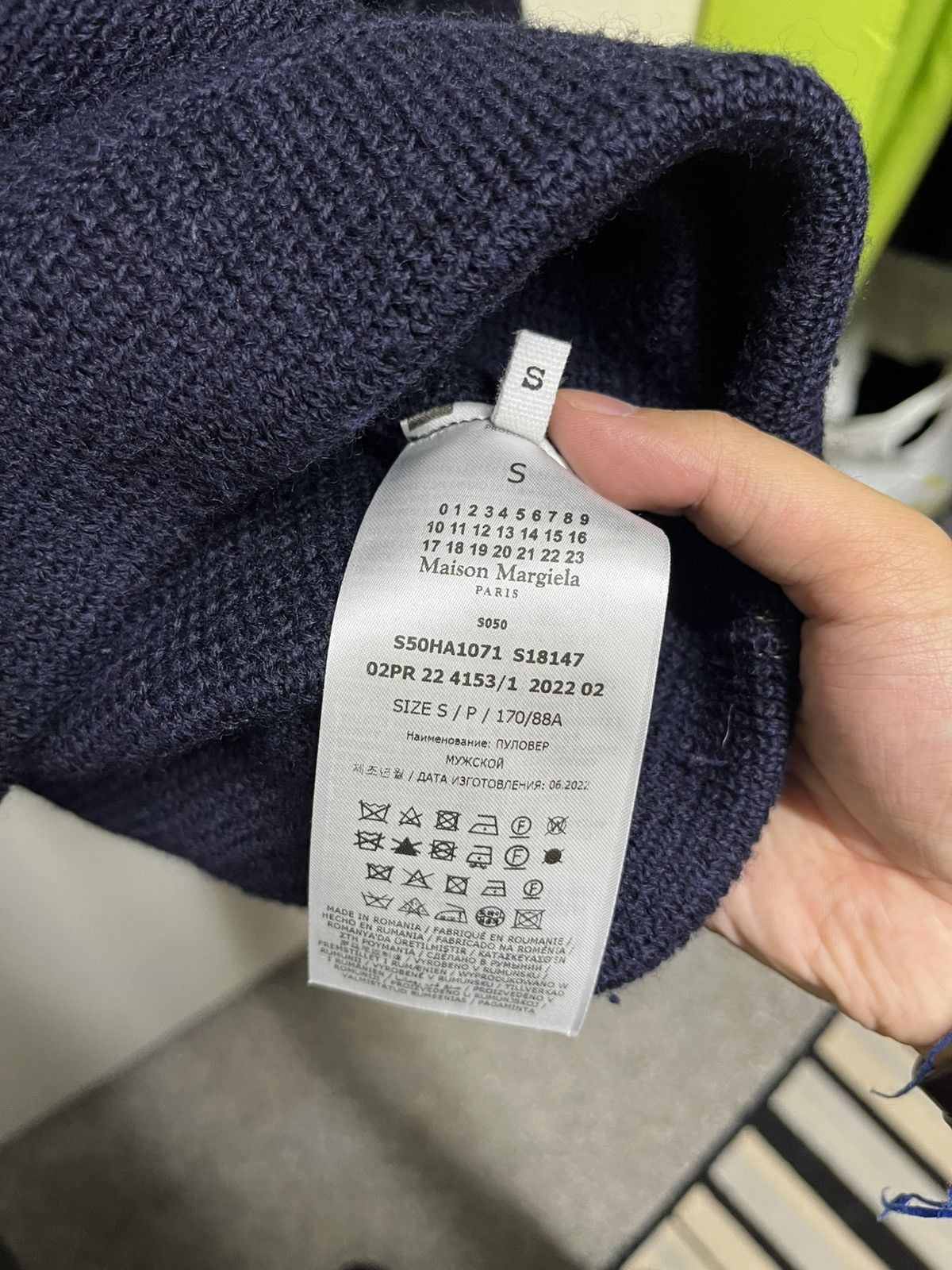 Maison Margiela Maison Margiela Leather Patch Sweater Size US S / EU 44-46 / 1 - 8 Thumbnail