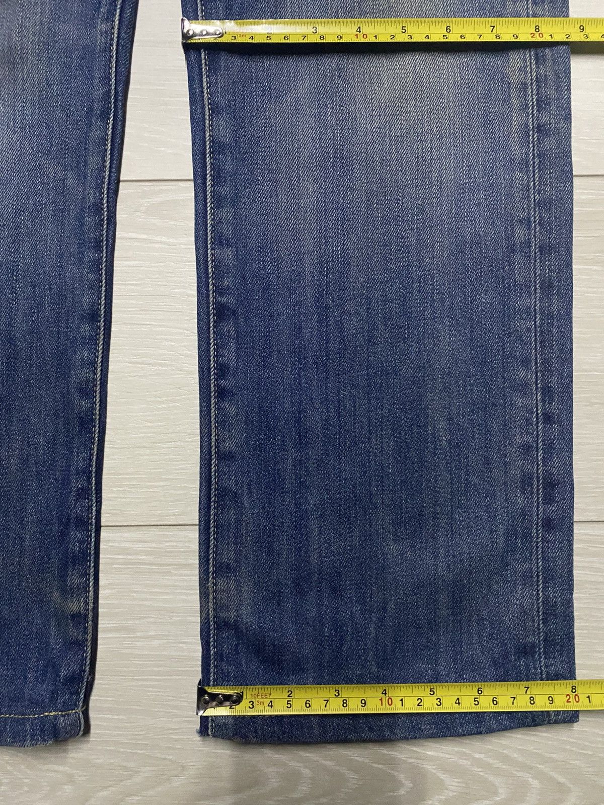 Japanese Brand Vintage Japanese Brand Uniqlo Fade Wash Lose Straight Jeans Size US 34 / EU 50 - 13 Thumbnail