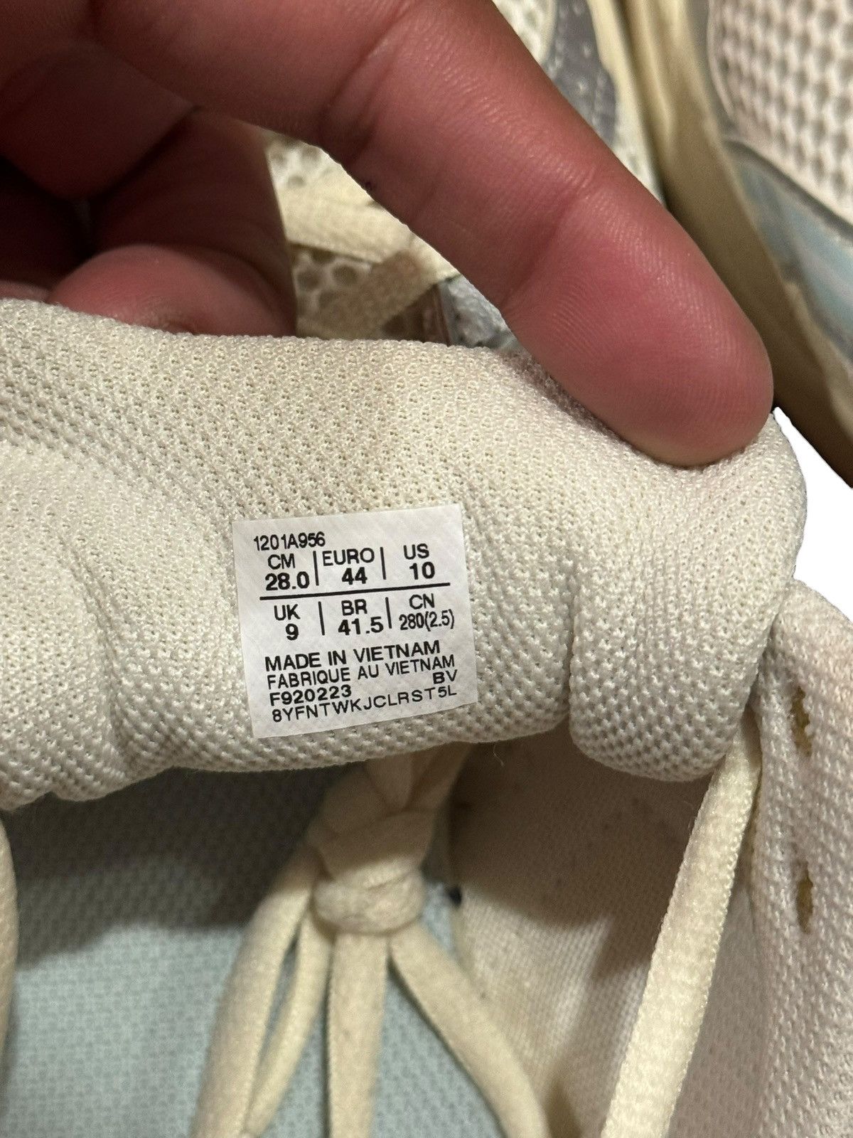 Asics × Kith ASICS Gel-1130 Kith Cream Starlight Blue Size US 10 / EU 43 - 8 Thumbnail