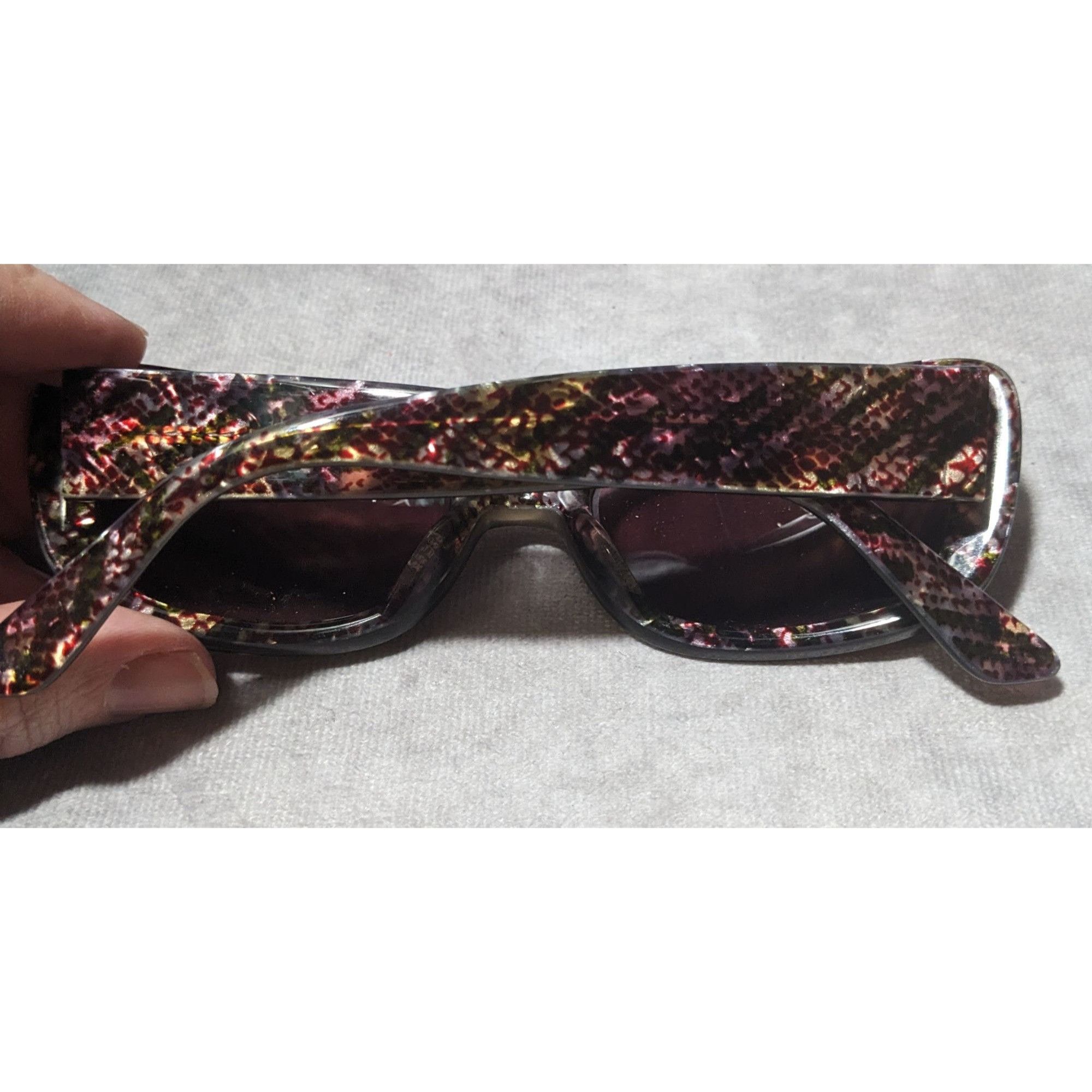 Nicole Miller Nicole Miller Vintage Rainforest Grey Python Sunglasses Size ONE SIZE - 7 Thumbnail