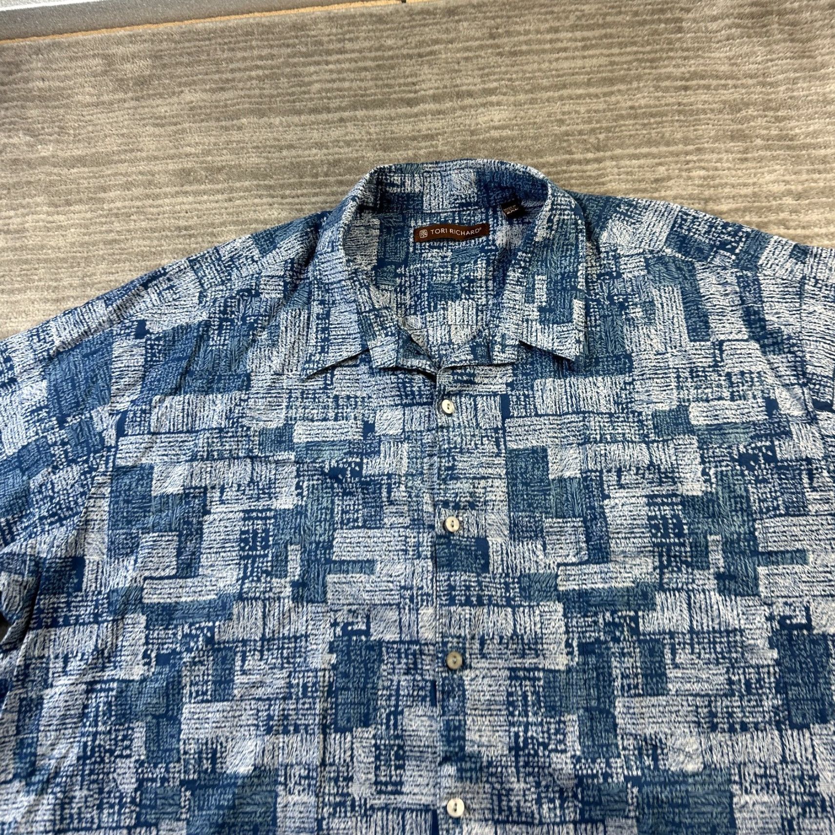 Tori Richard Tori Richard Button-Up Shirt Mens 2XL Blue Hawaiian Geometric Cotton Lawn Short Sleeve Classic Camp Casual Travel Size US XXL / EU 58 / 5 - 3 Thumbnail