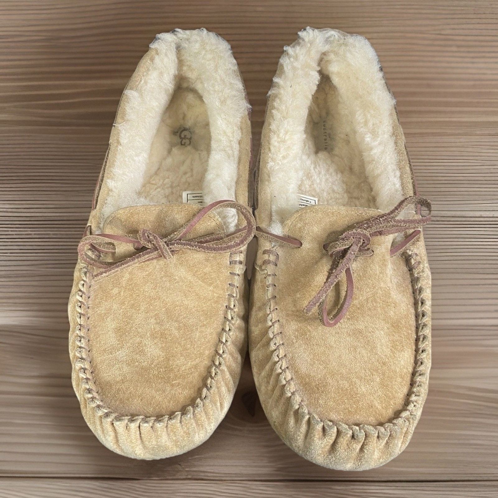 UGG Dakota Women's Slipper Chestnut Brown Leather Tie Sz 10