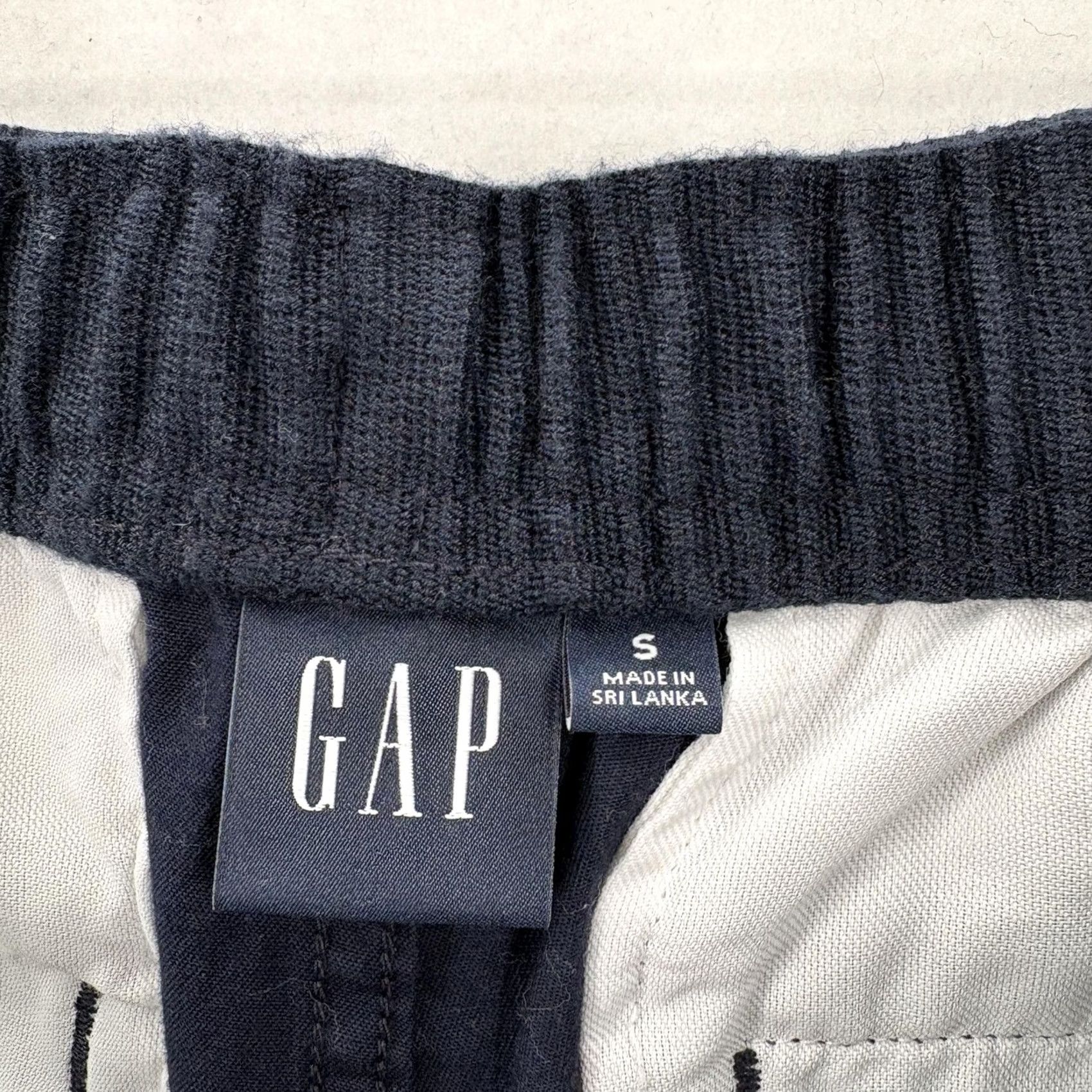 Gap Gap Chino Shorts Mens Small Navy 7 Inch Elastic Waist Drawstring Pockets 7in Nautical Casual Comfort Size US 29 - 5 Thumbnail