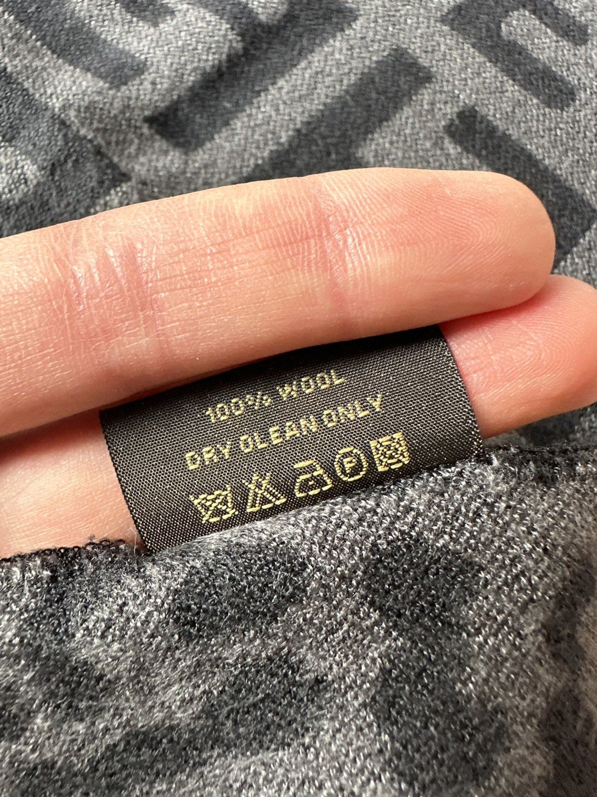 Fendi Fendi scarf monogram 100% wool Size ONE SIZE - 11 Thumbnail