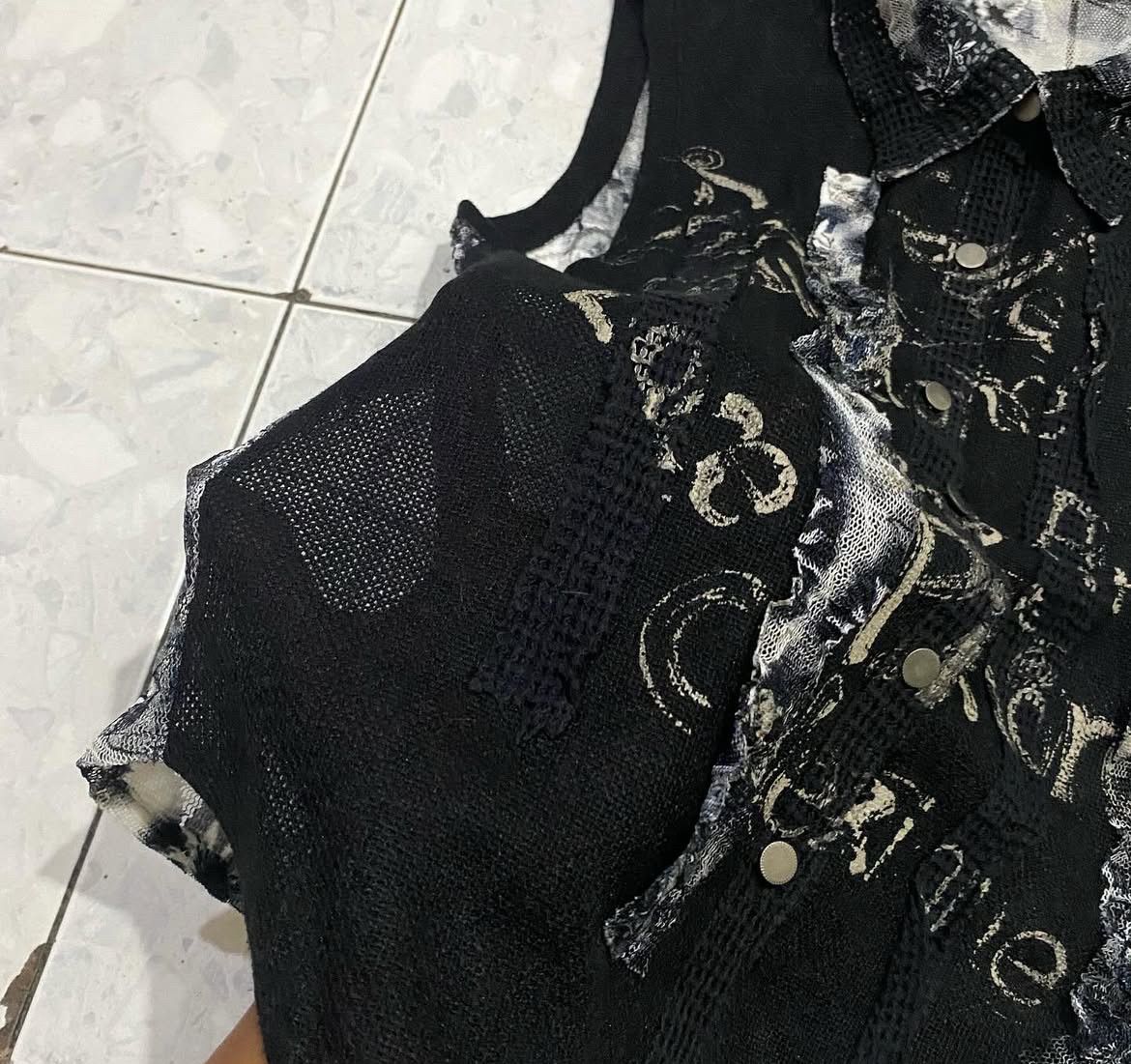 Japanese Brand 2000s Pinore Poem Abstract Mesh Sleveeless Shirt y2k Lgb Size US S / EU 44-46 / 1 - 4 Thumbnail
